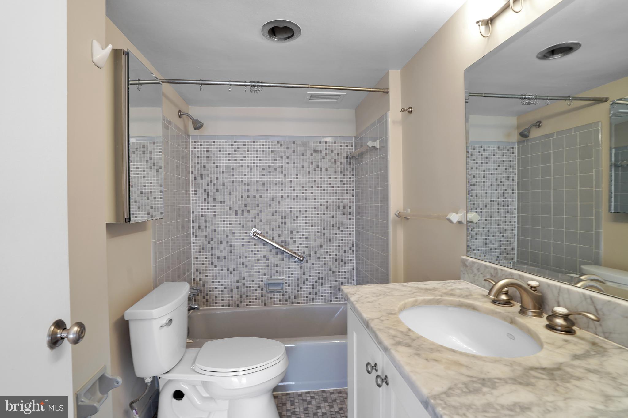 SILVER SPRING - Residential Lease