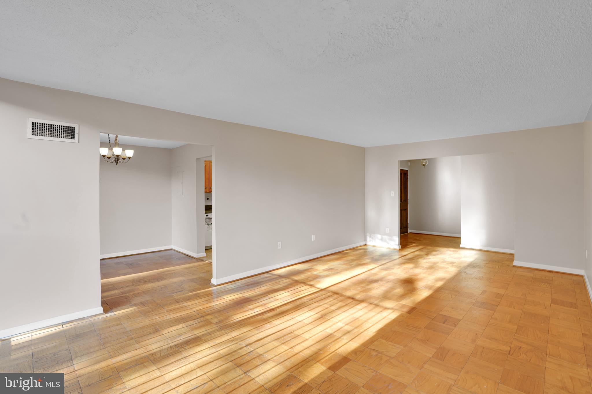 SILVER SPRING - Residential Lease