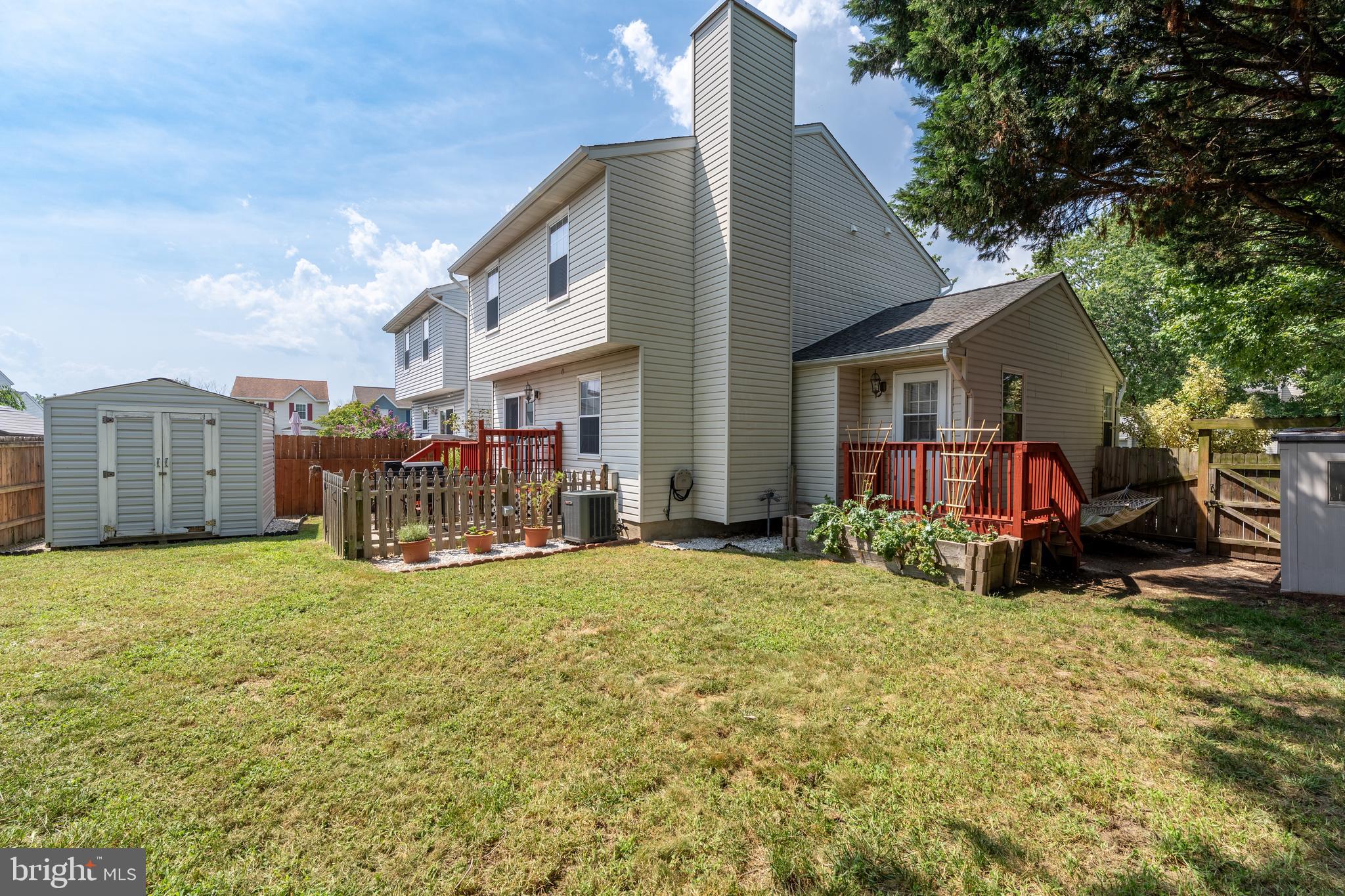 QUEENS PARK - Residential