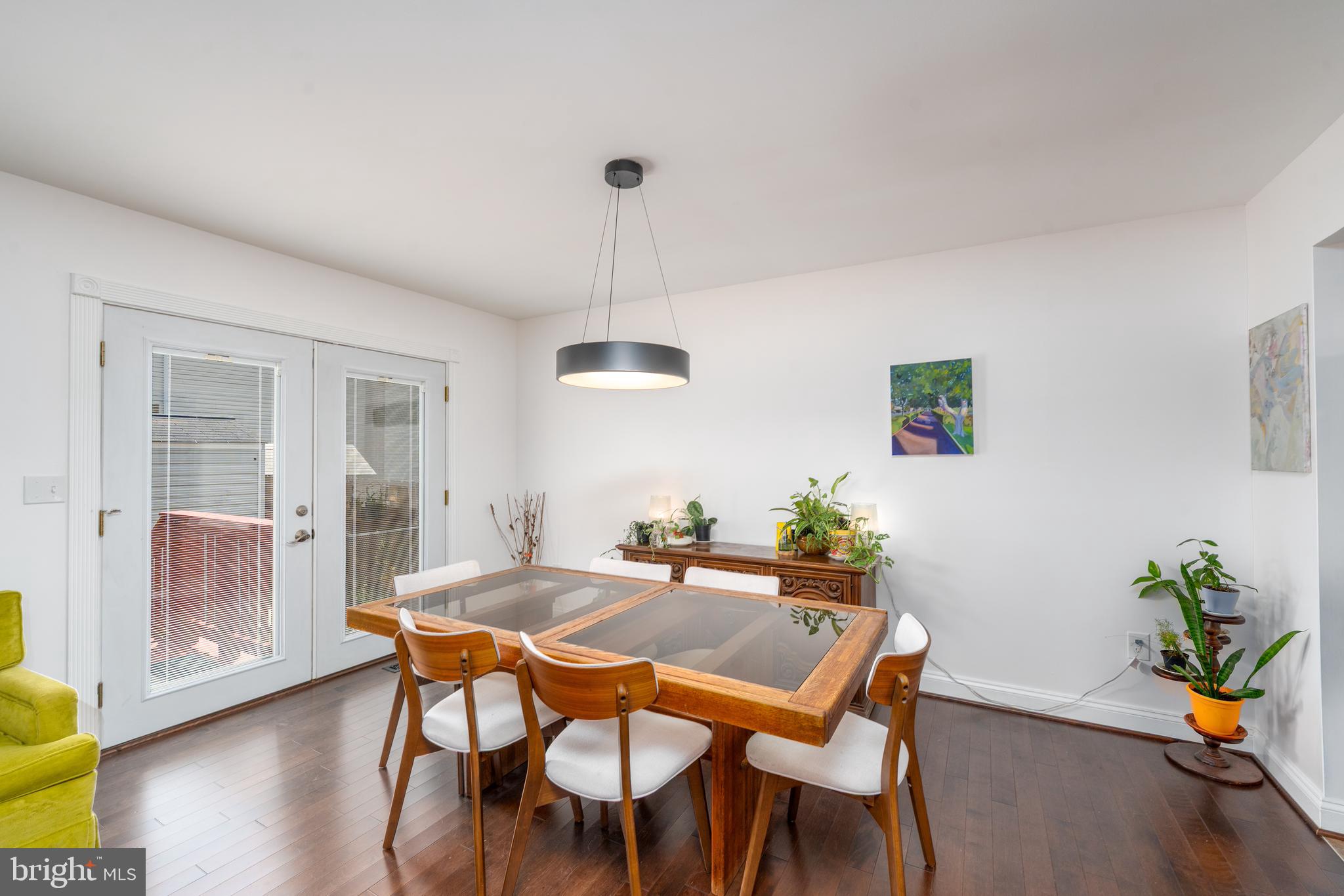 QUEENS PARK - Residential