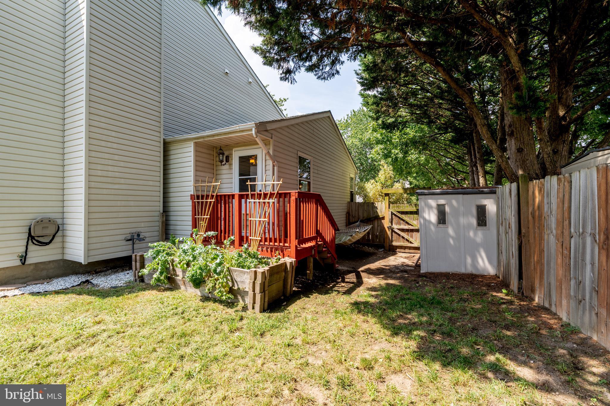 QUEENS PARK - Residential