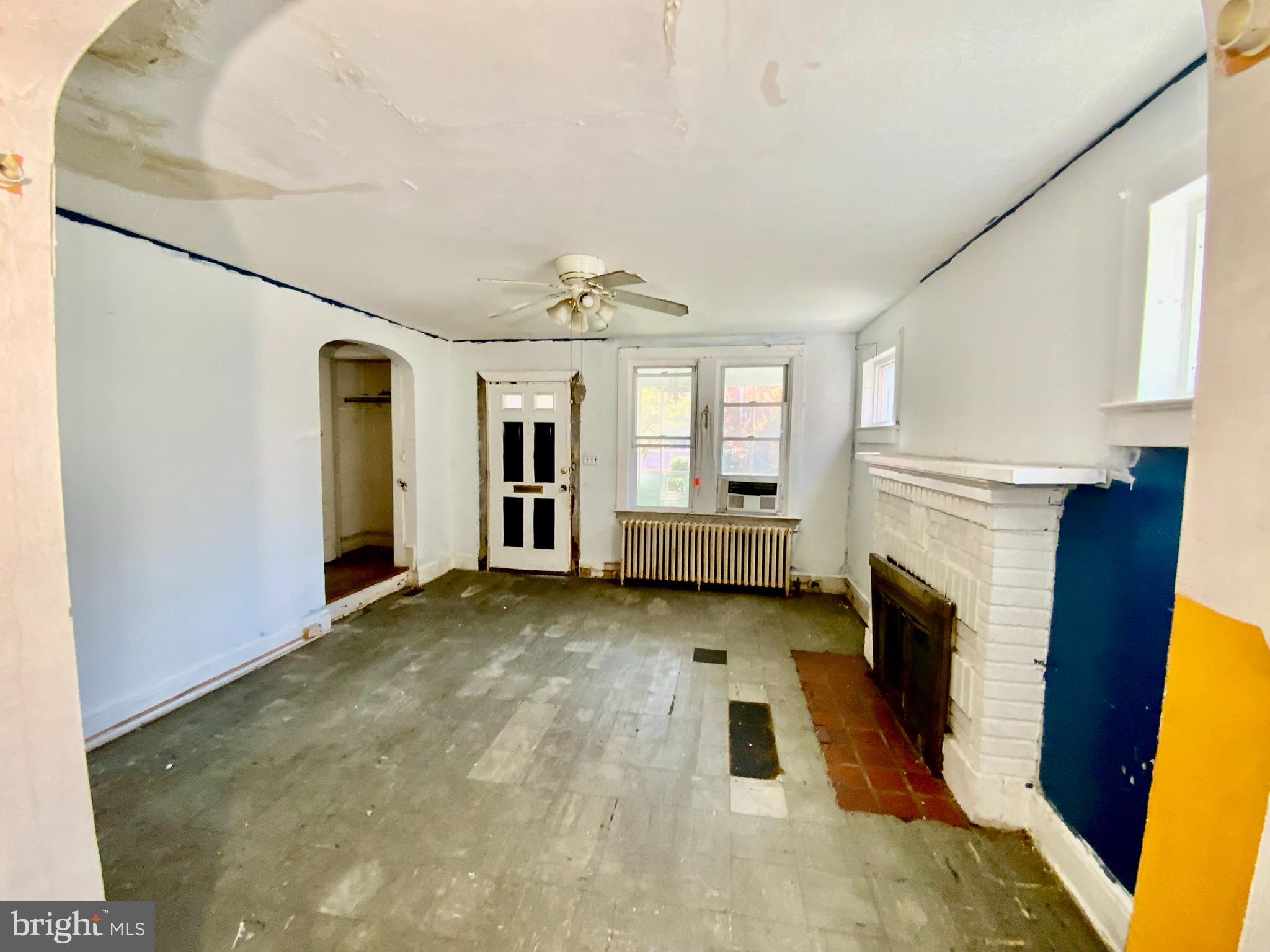 1828 NEWTON STREET NE