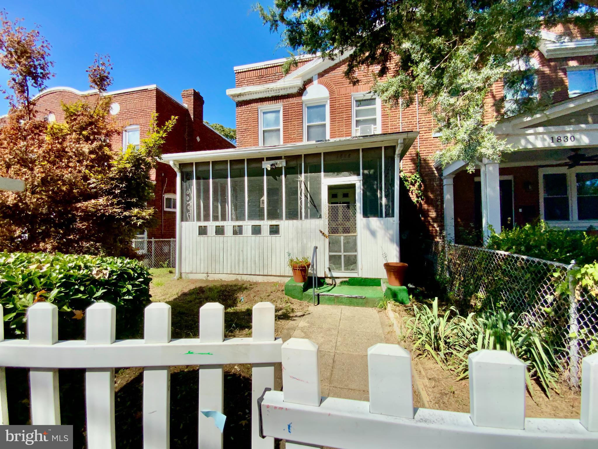 1828 NEWTON STREET NE