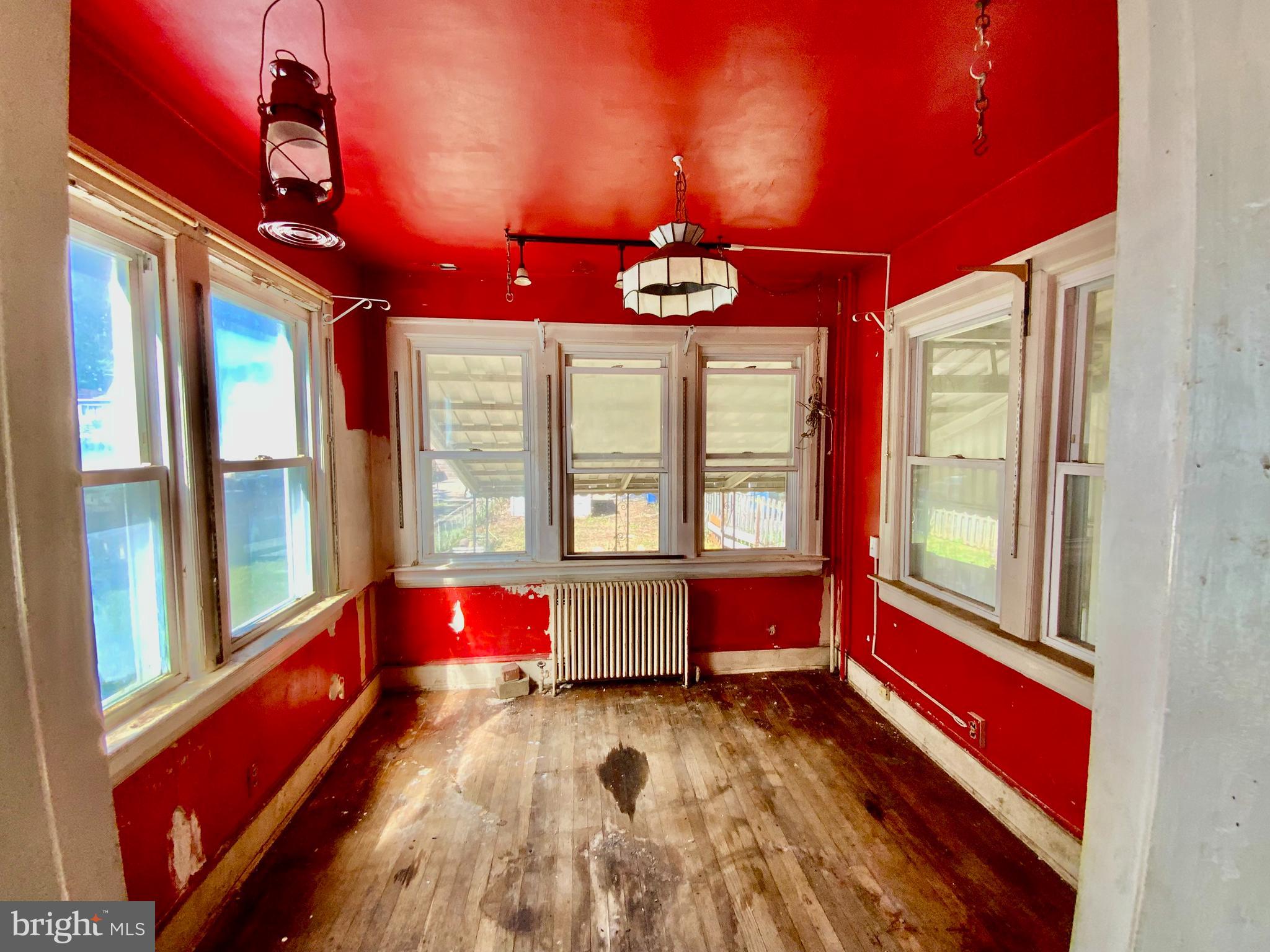 1828 NEWTON STREET NE