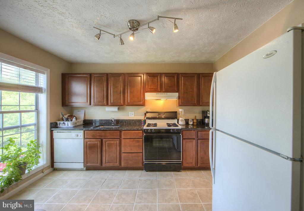 VININGS CONDO - Residential