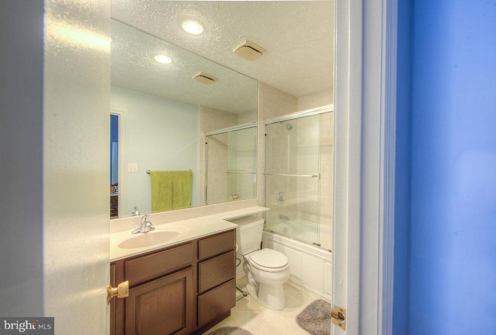 VININGS CONDO - Residential