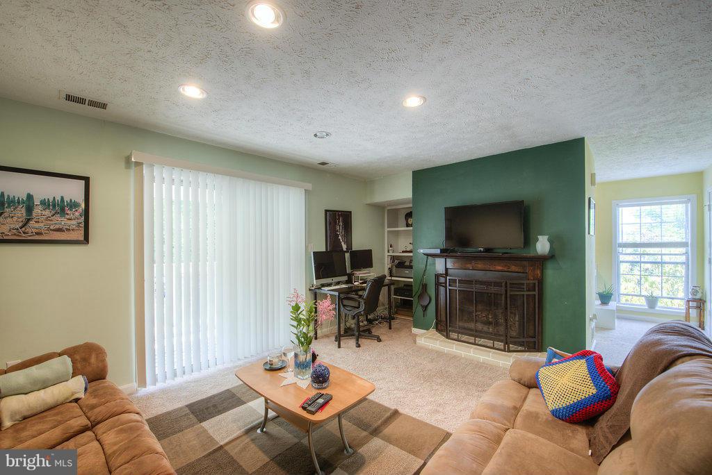 VININGS CONDO - Residential