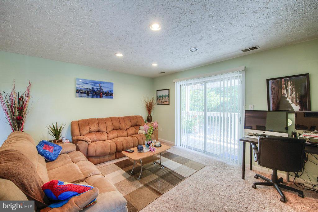 VININGS CONDO - Residential