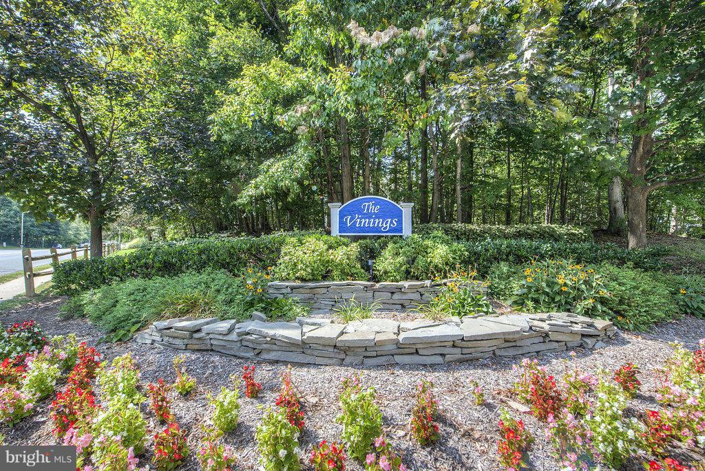 VININGS CONDO - Residential