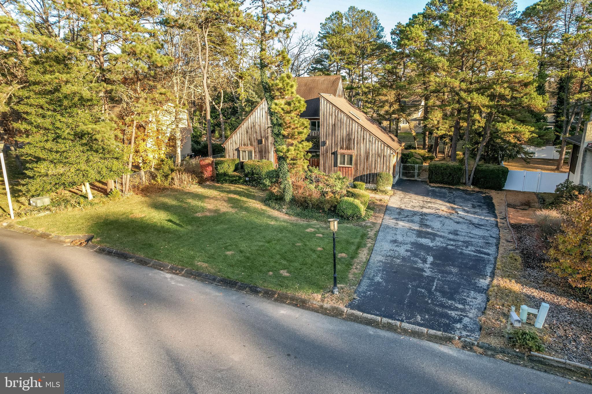 1225 ROBIN ROAD