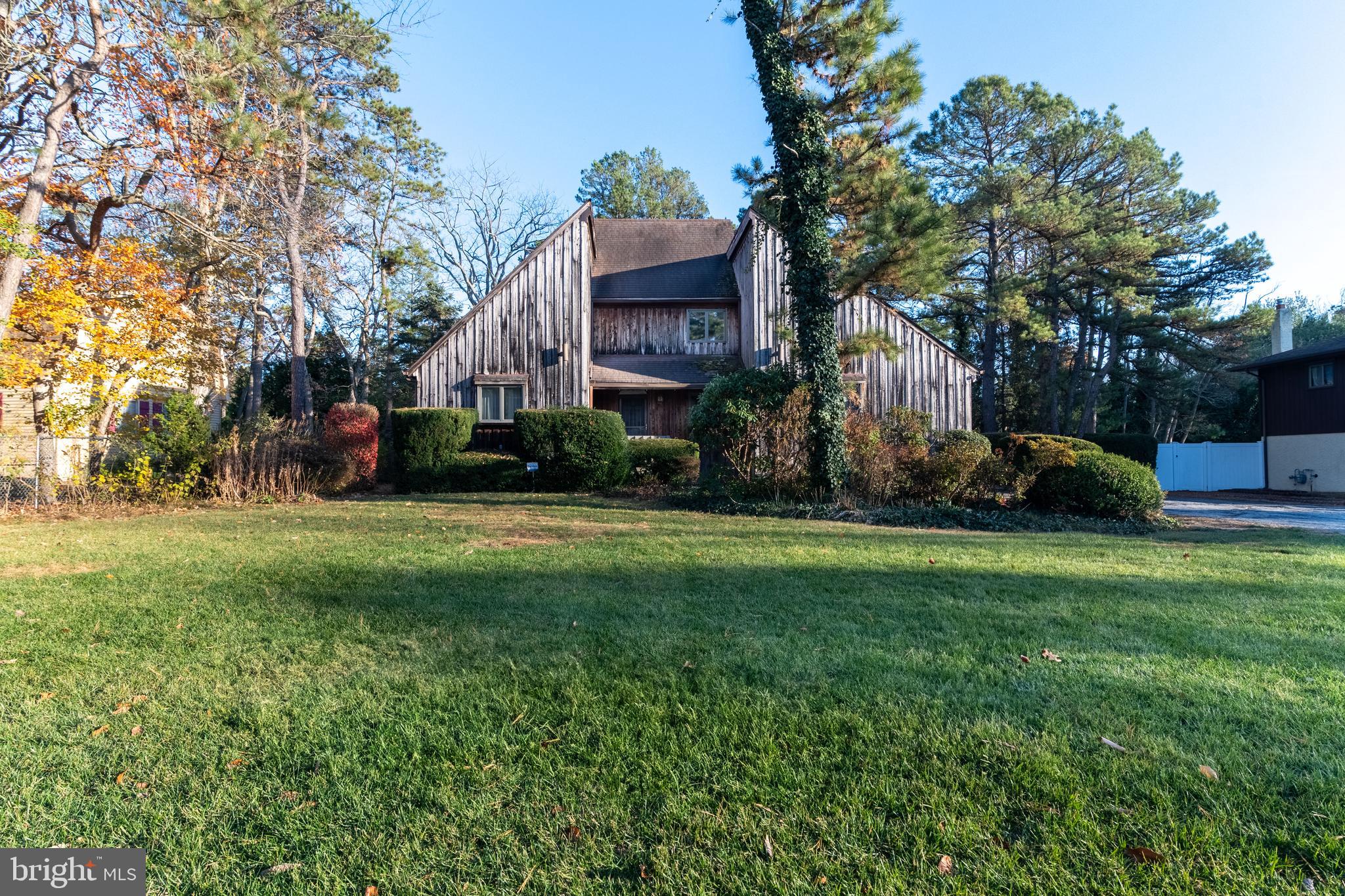 1225 ROBIN ROAD