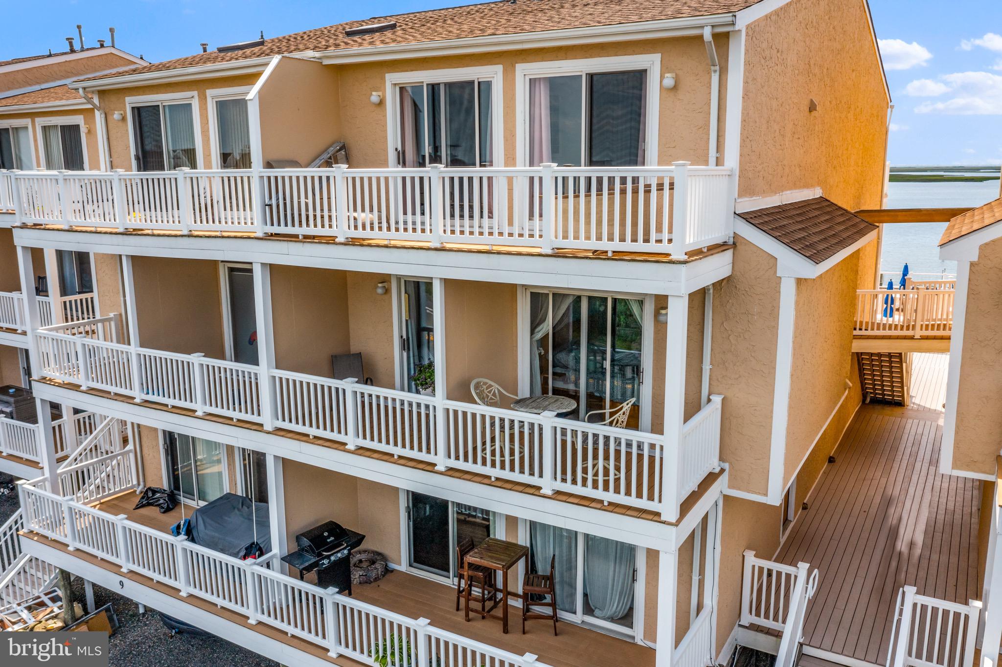 401 BAY SHORE DRIVE 8B
