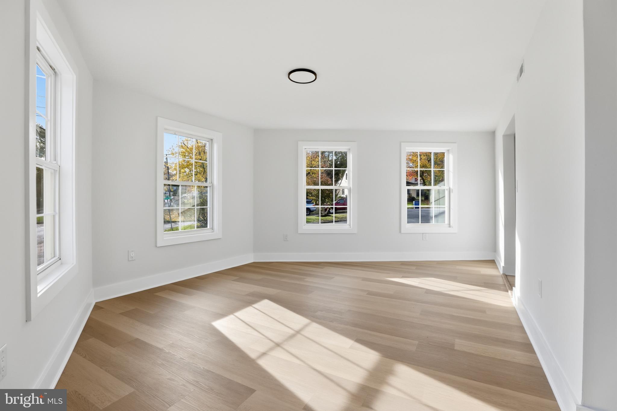 LANDOVER HILLS - Residential