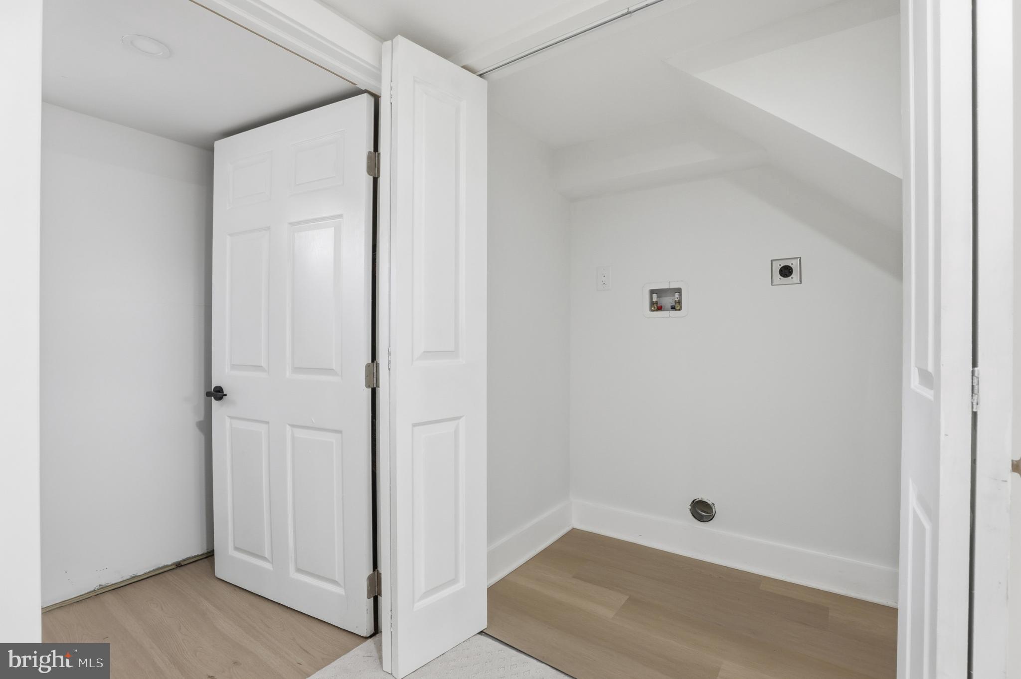 LANDOVER HILLS - Residential