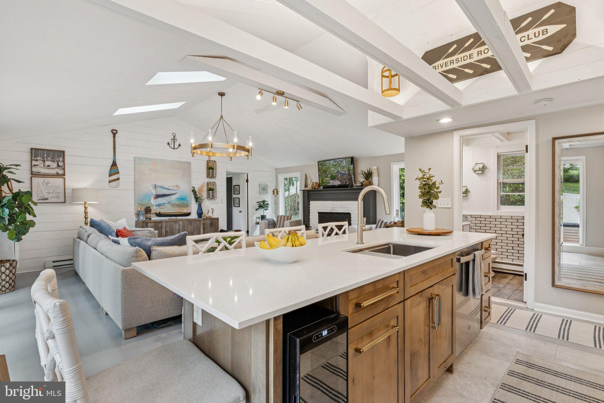 EDGEWATER BEACH - Residential