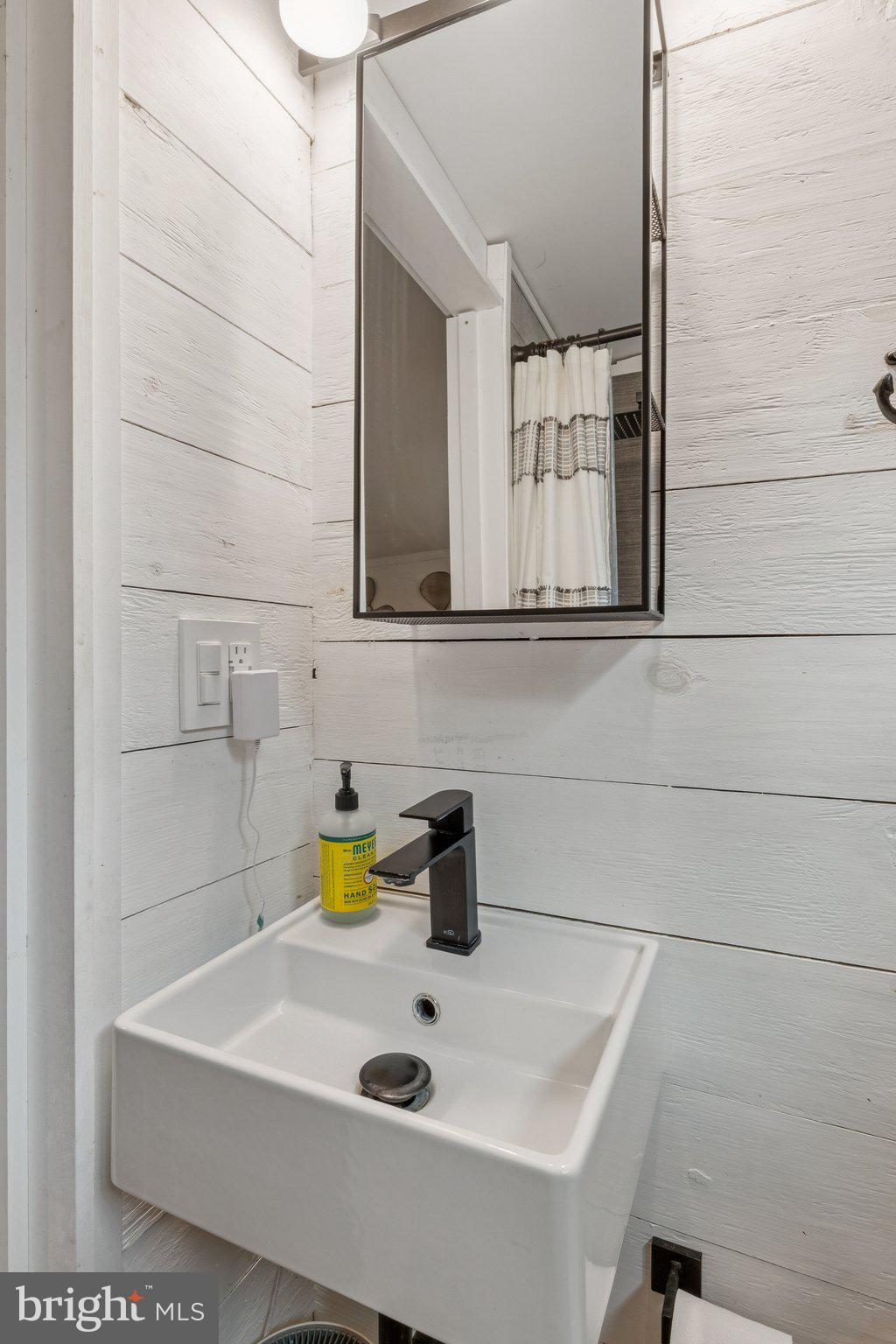 EDGEWATER BEACH - Residential