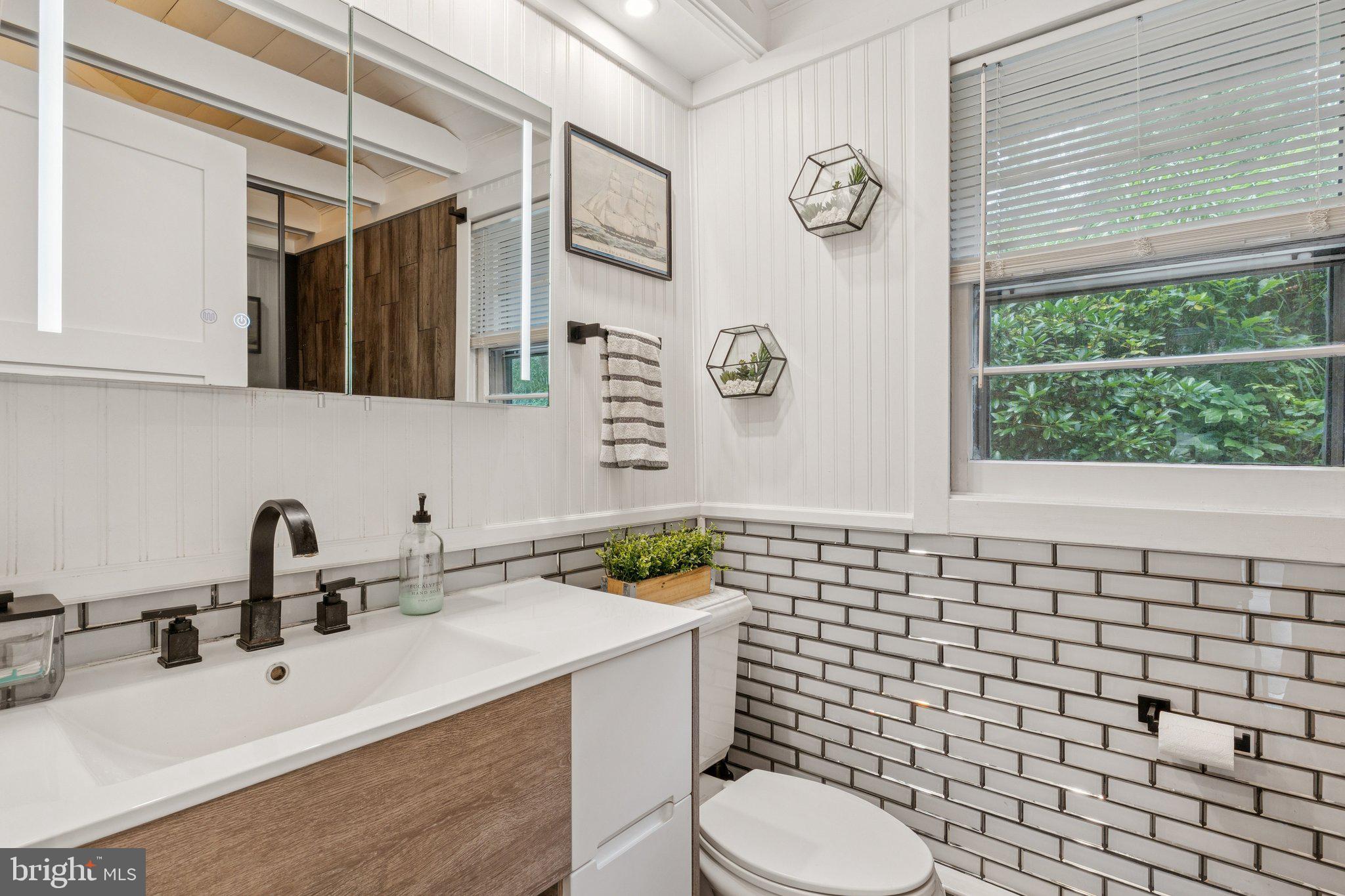 EDGEWATER BEACH - Residential