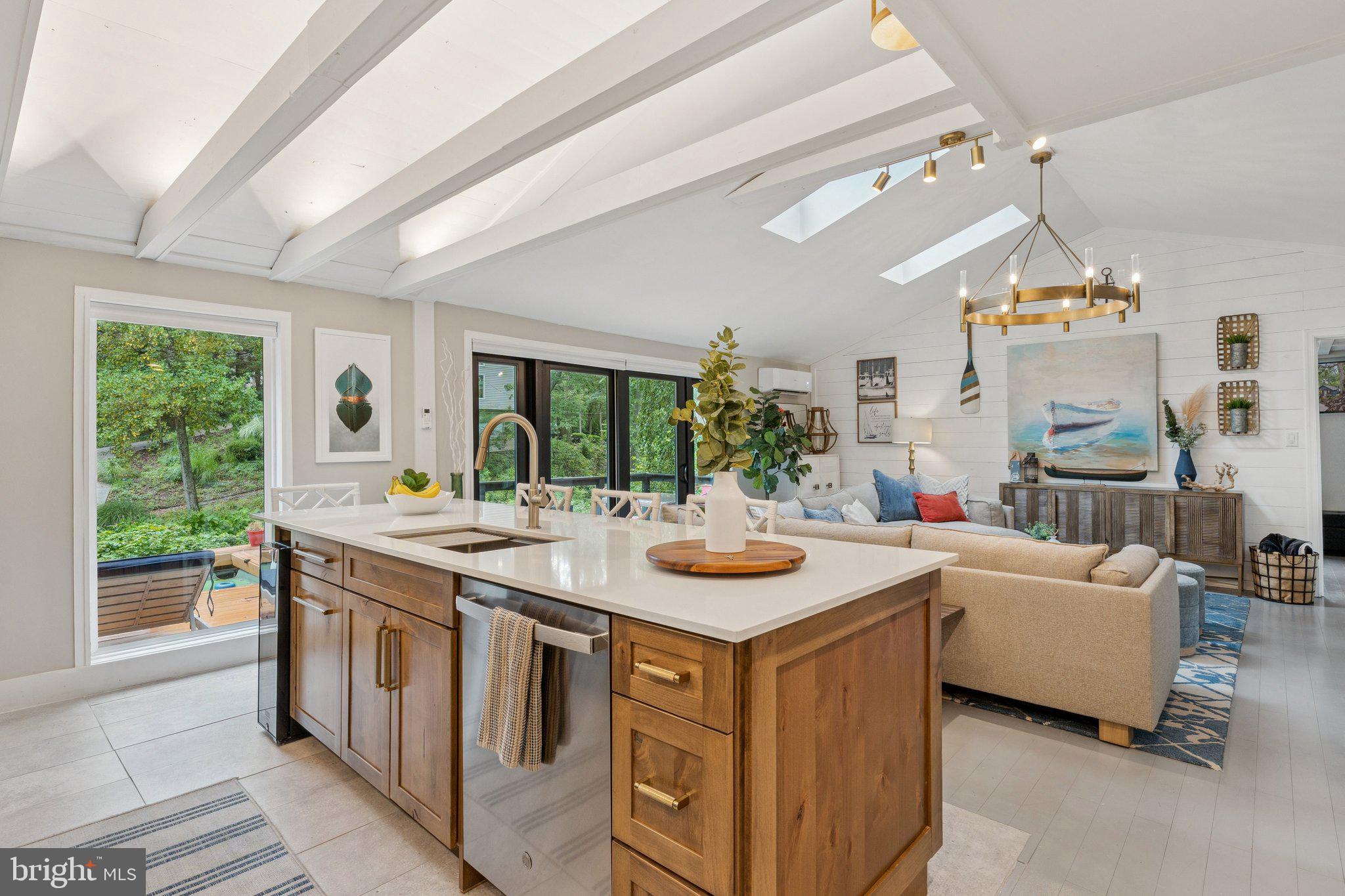 EDGEWATER BEACH - Residential