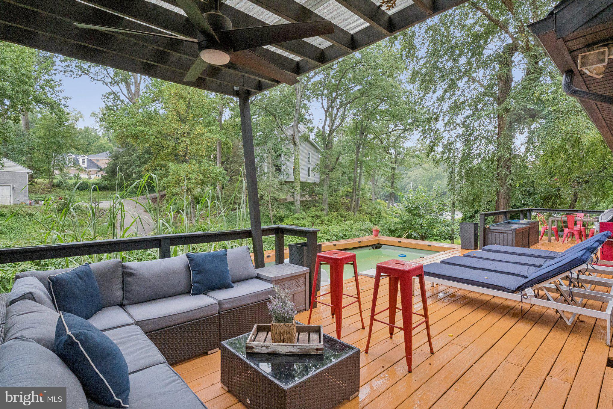 EDGEWATER BEACH - Residential