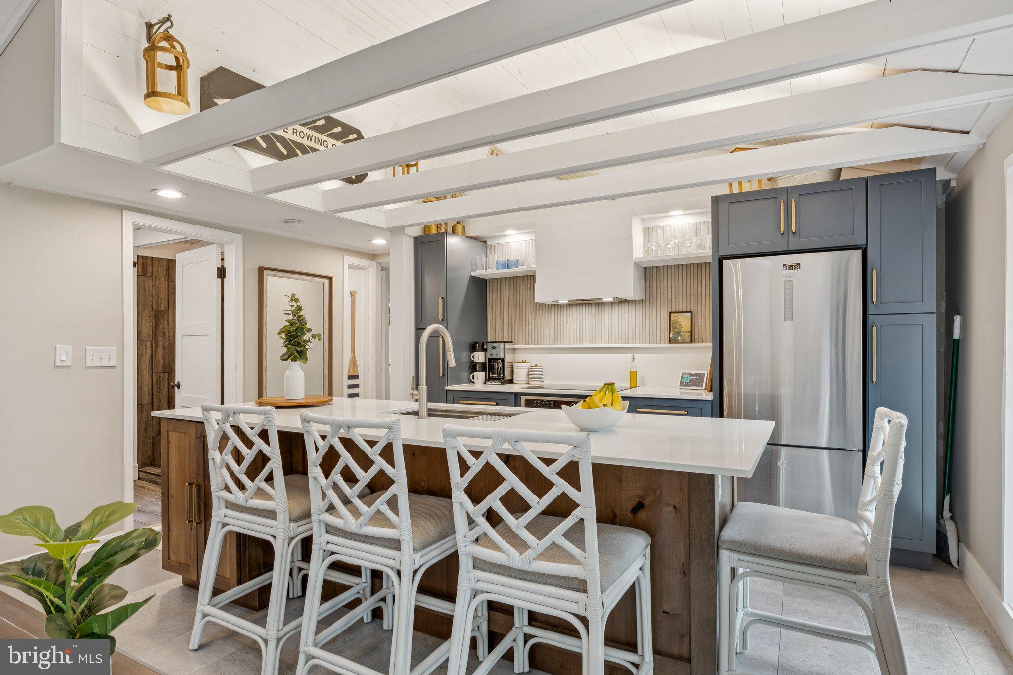 EDGEWATER BEACH - Residential