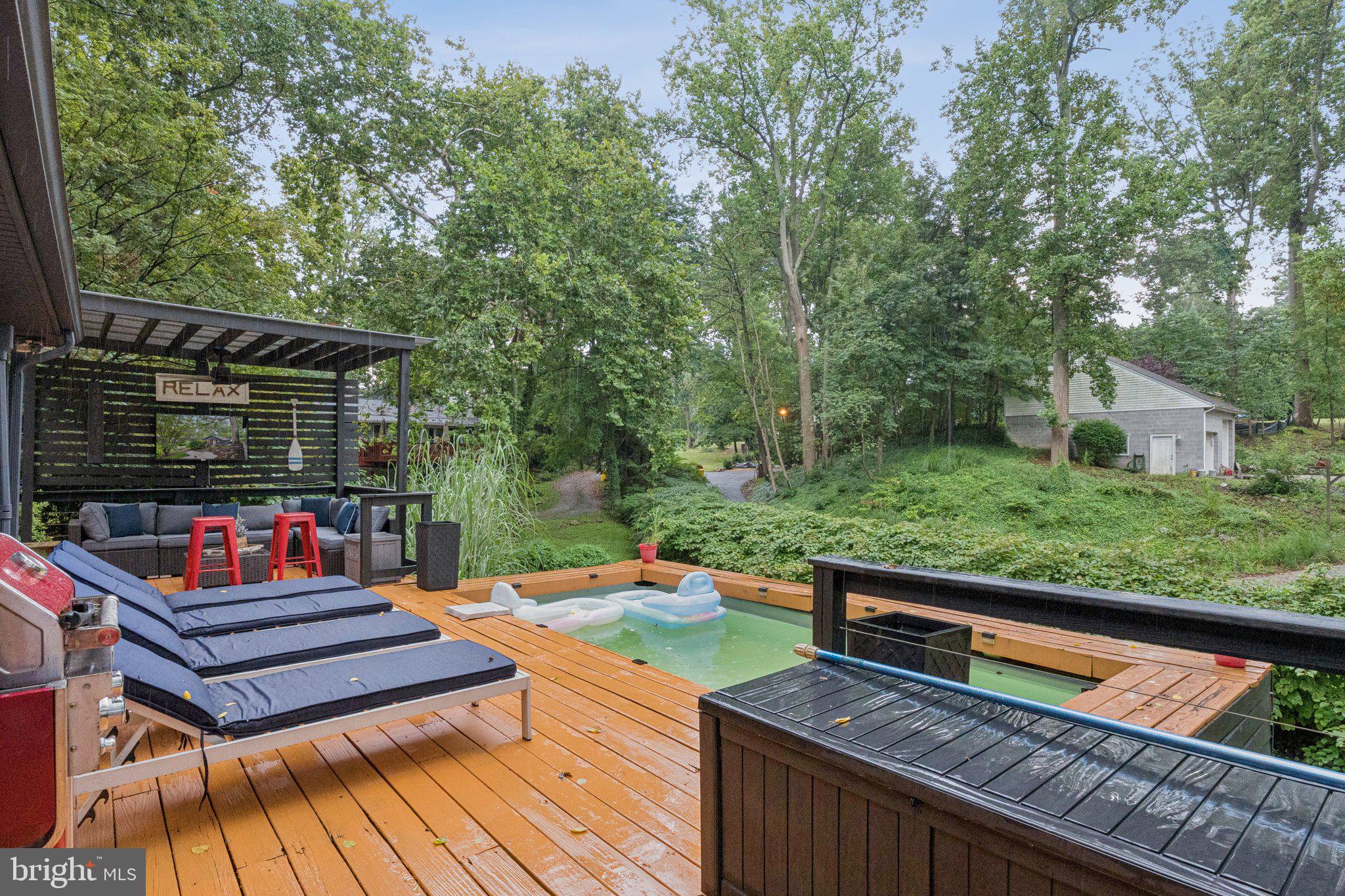 EDGEWATER BEACH - Residential