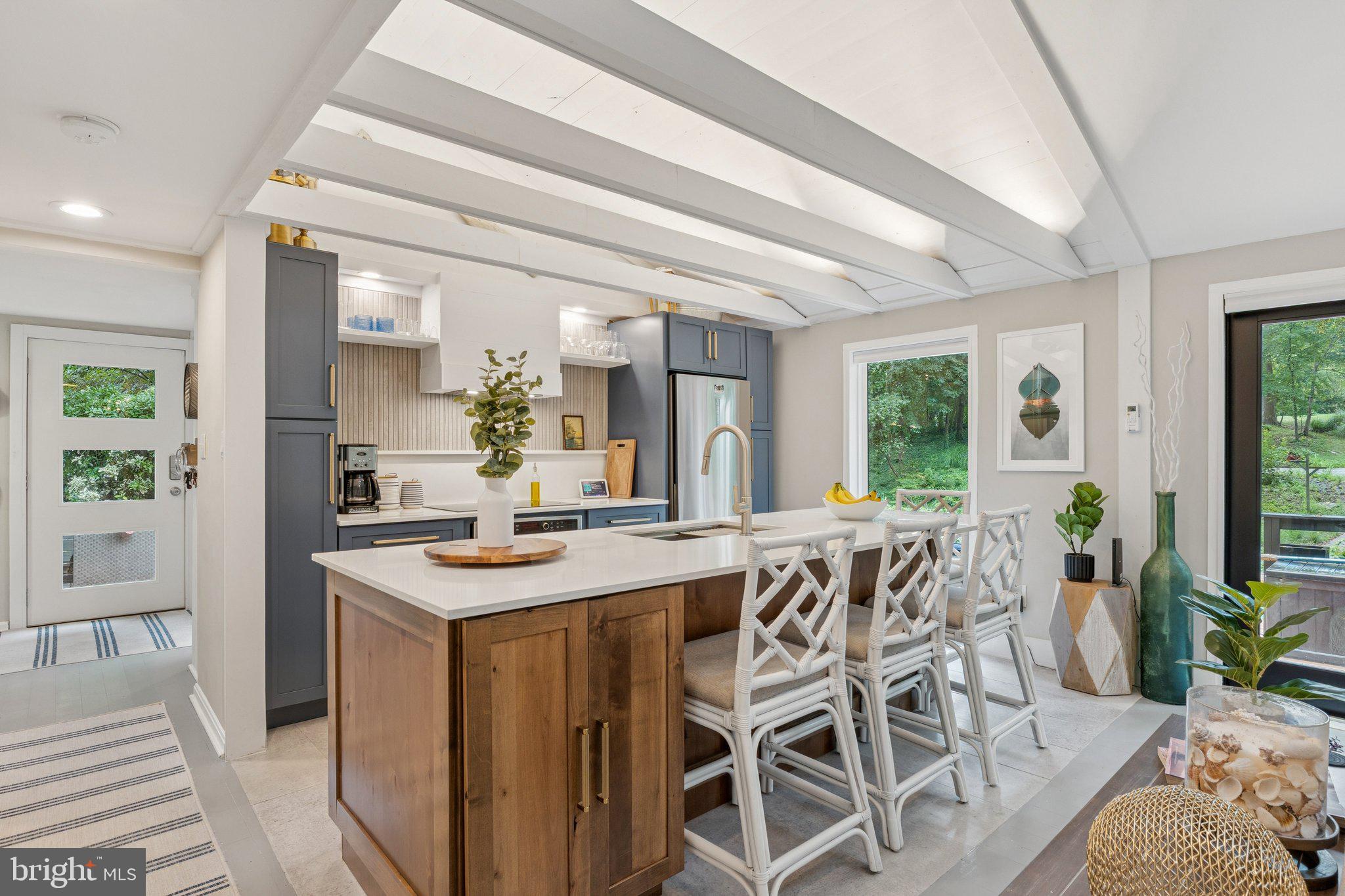 EDGEWATER BEACH - Residential