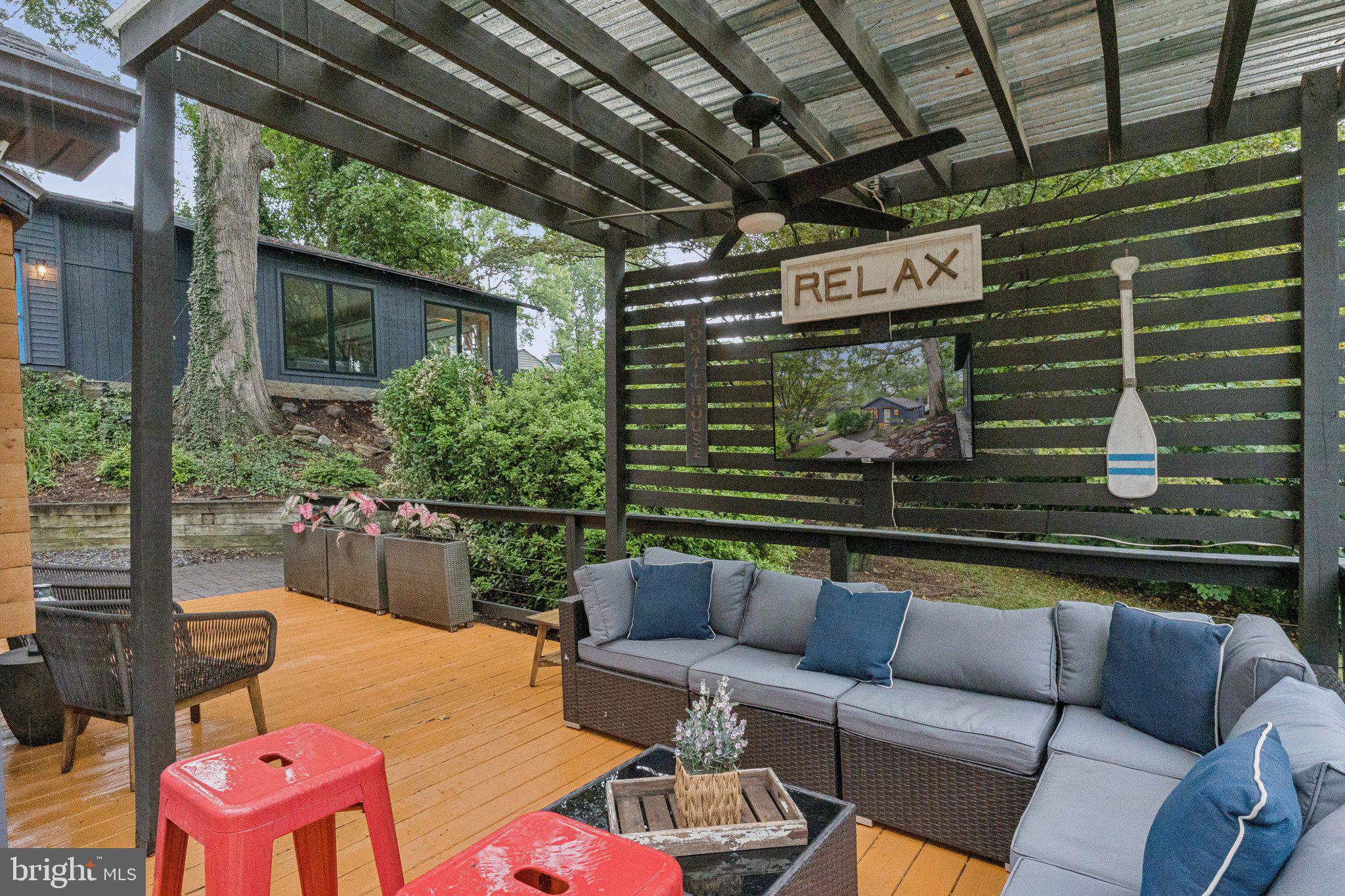 EDGEWATER BEACH - Residential