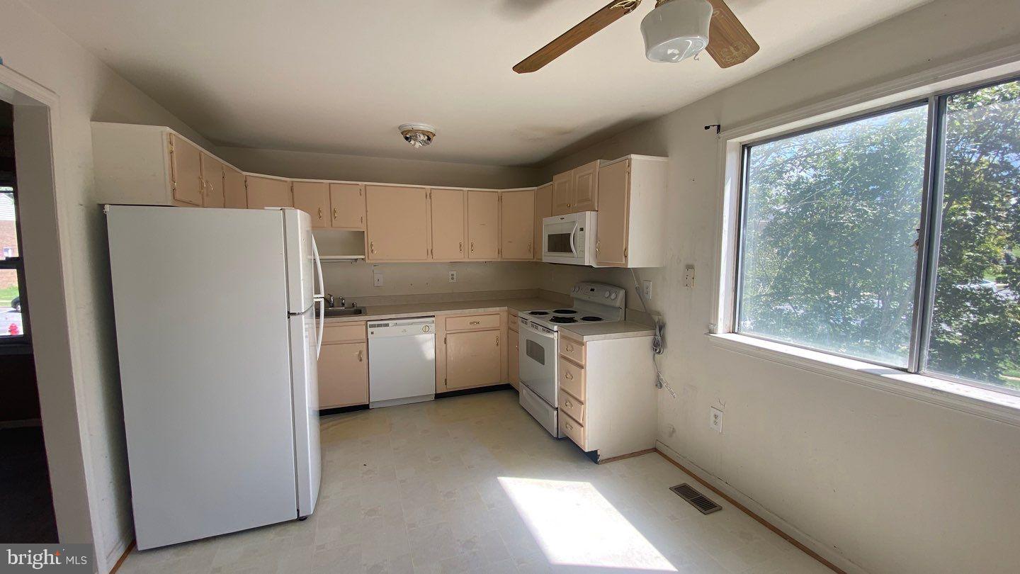 FRIENDLY ACRES - Residential