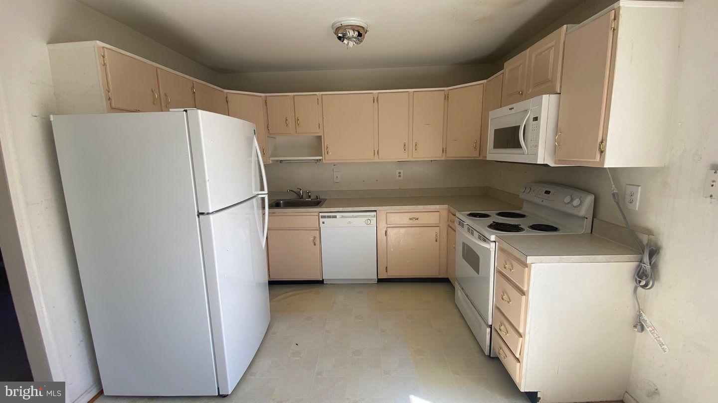 FRIENDLY ACRES - Residential