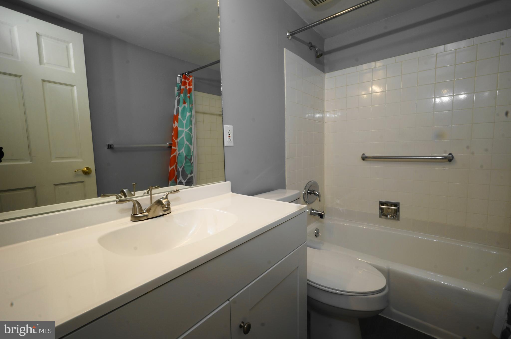 VILLAGES AT HOMELAND - Residential Lease