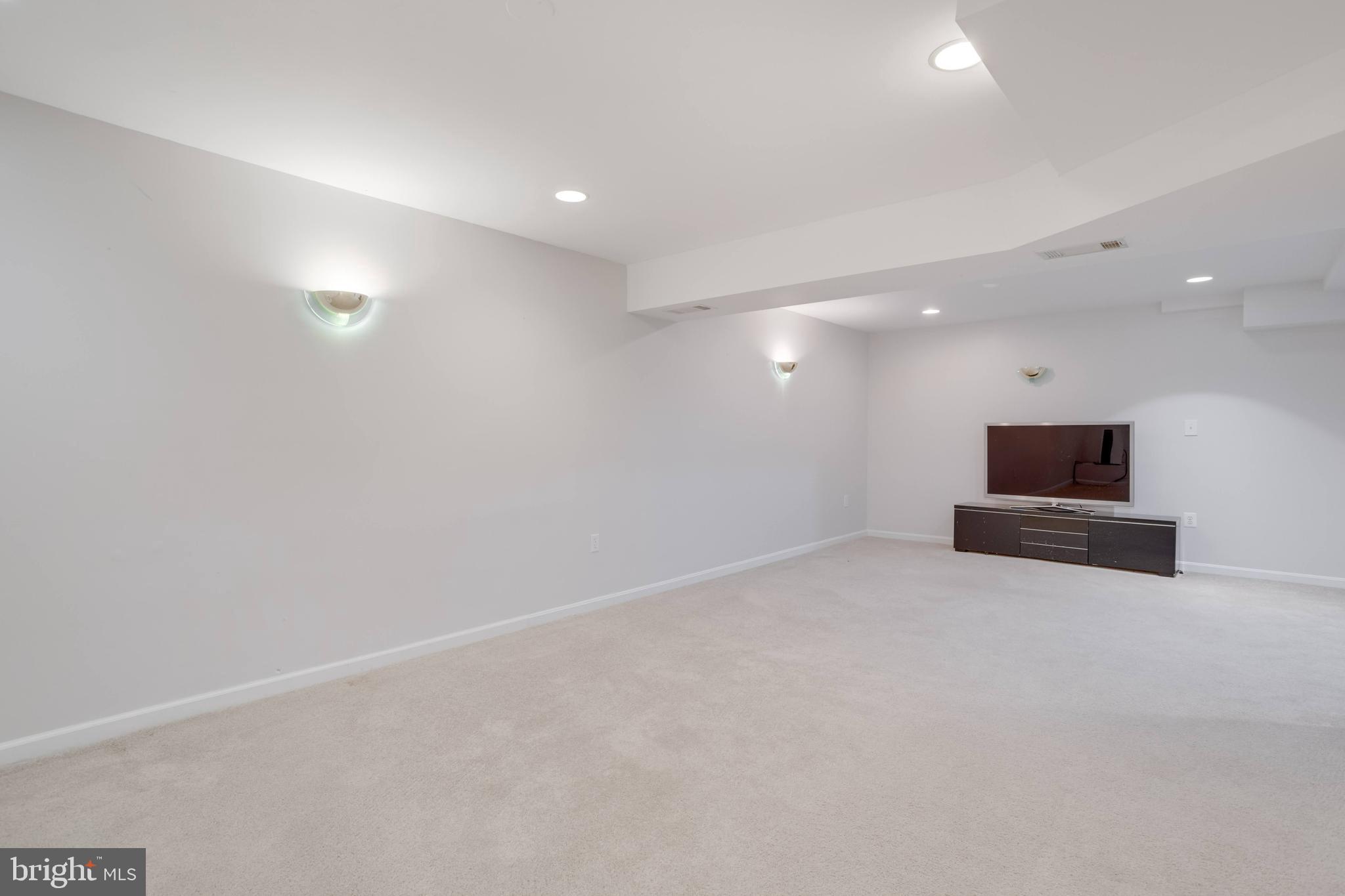 MANTUA - Residential Lease