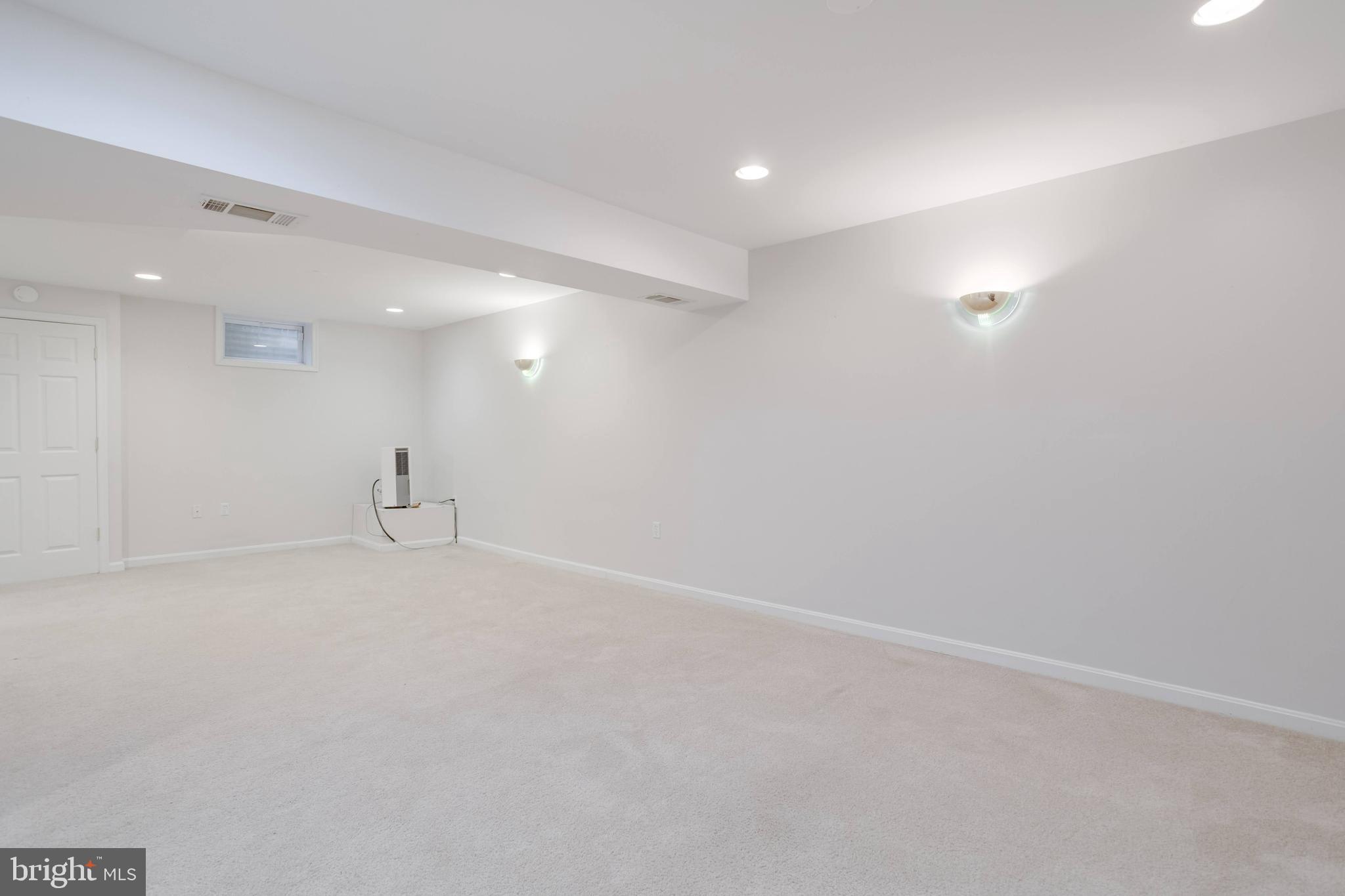 MANTUA - Residential Lease