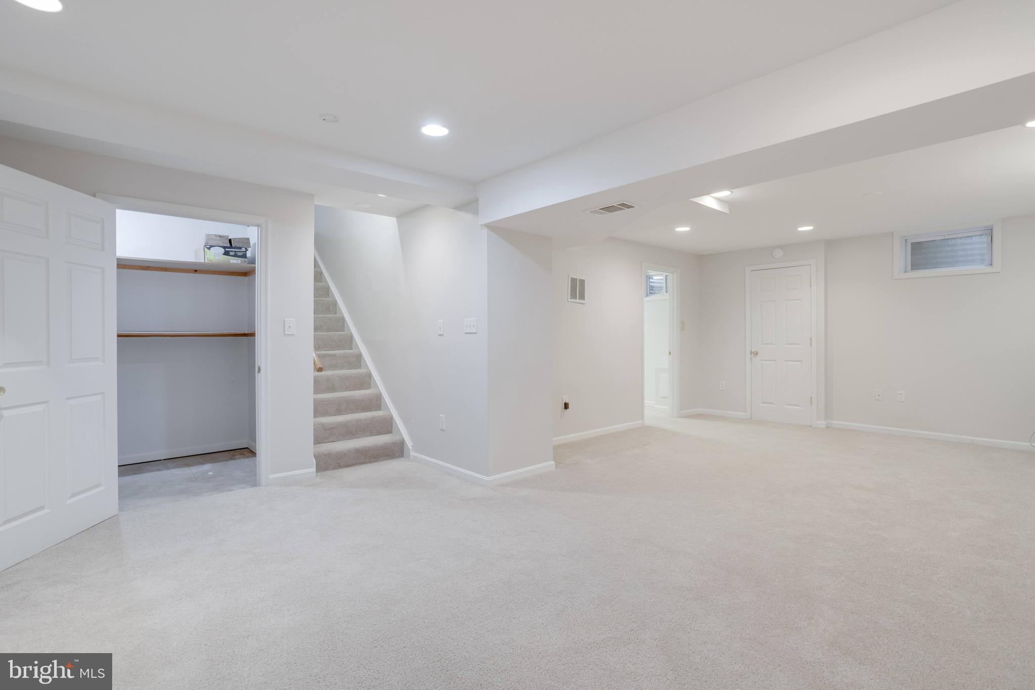 MANTUA - Residential Lease