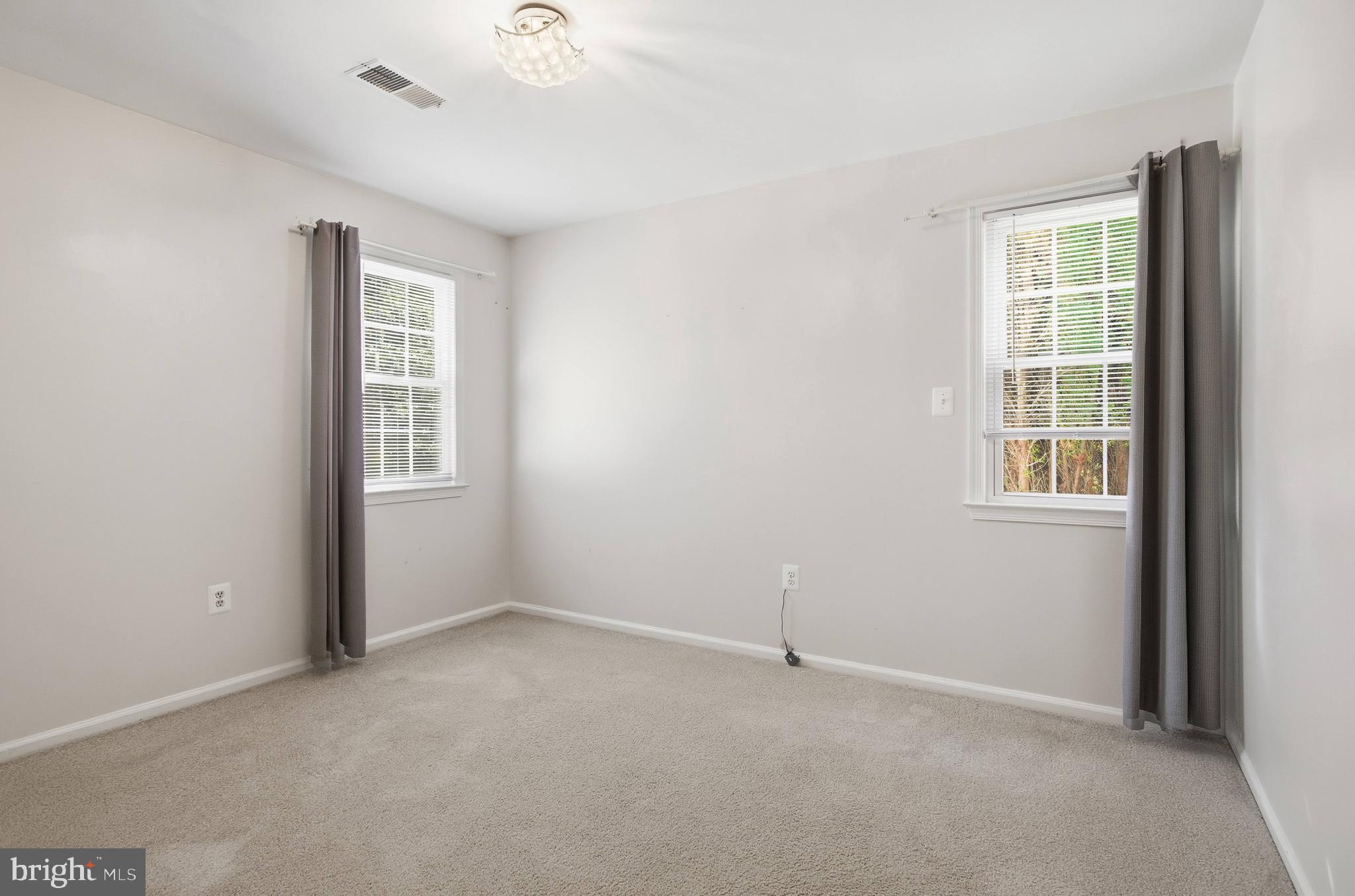 MANTUA - Residential Lease