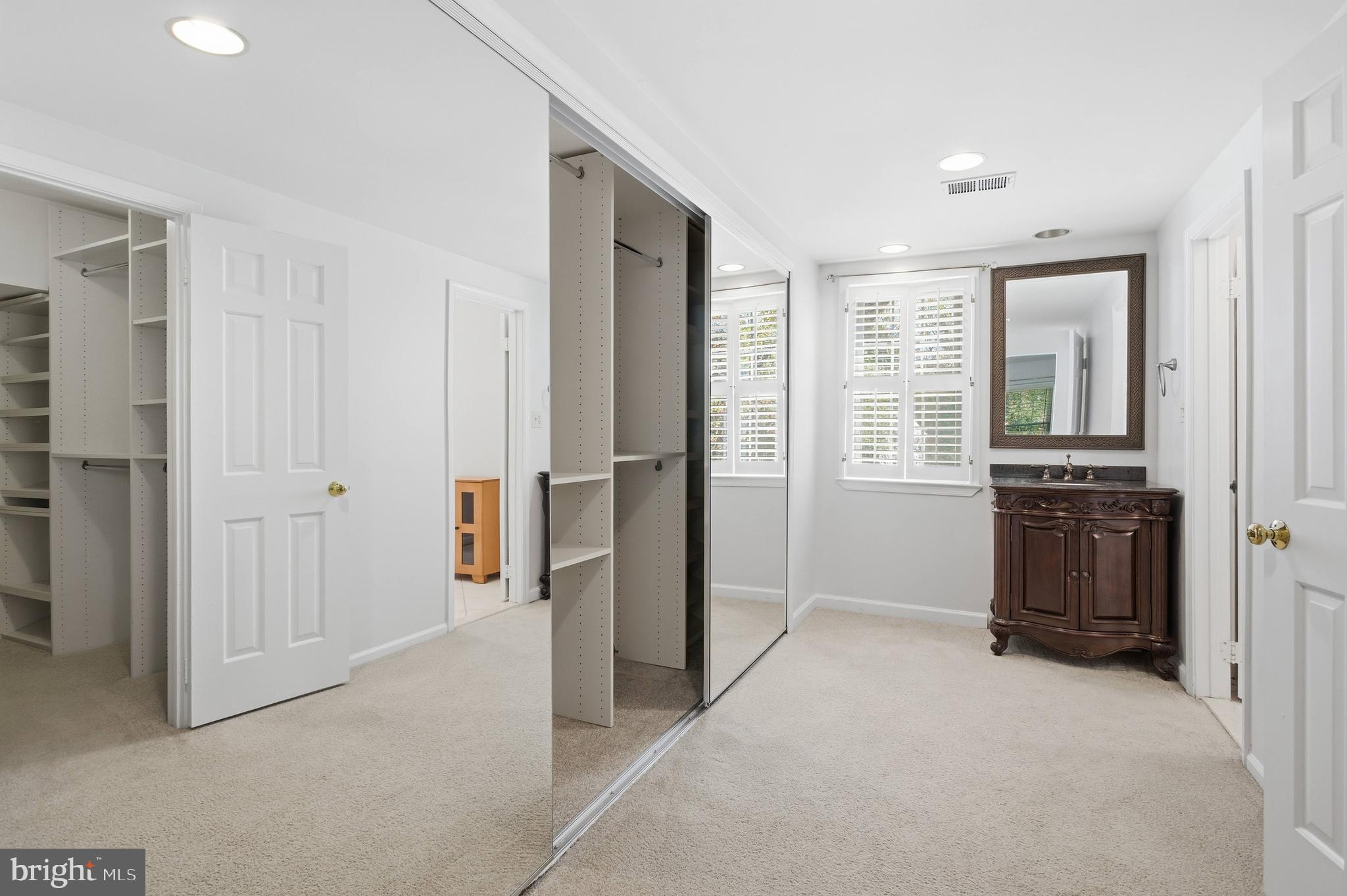 MANTUA - Residential Lease