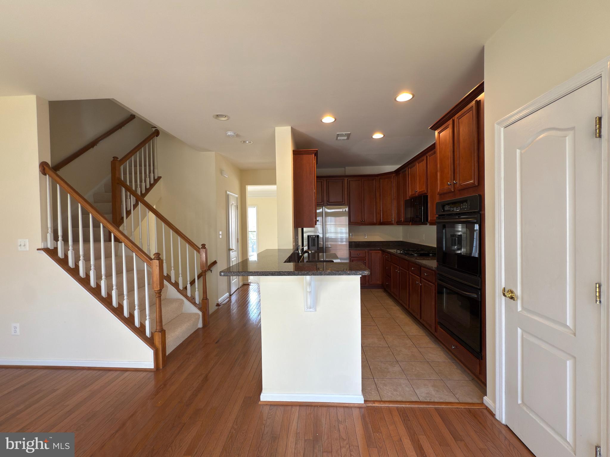 BROADLANDS SOUTH - Residential Lease