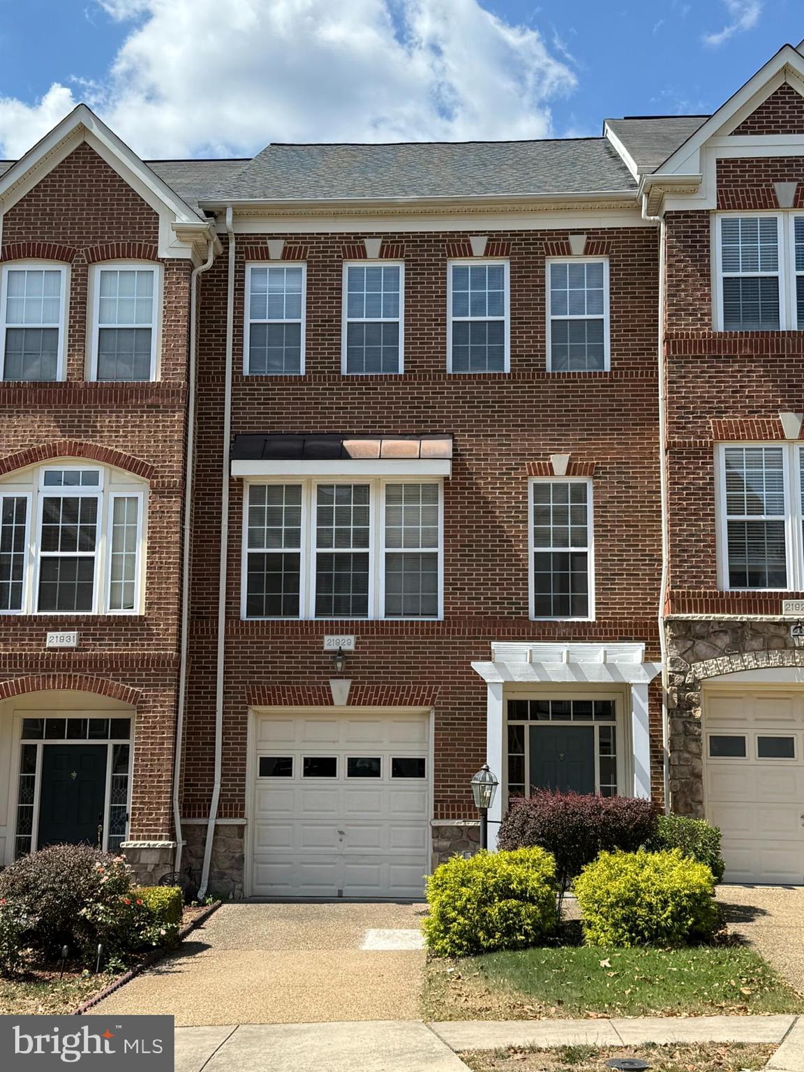 BROADLANDS SOUTH - Residential Lease