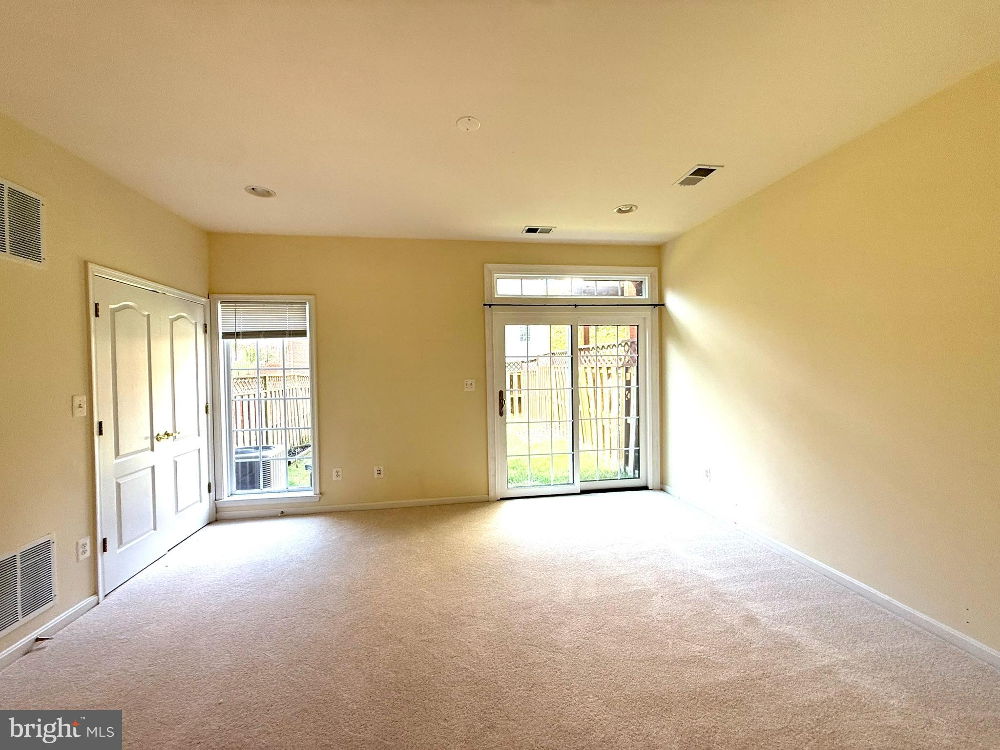 BROADLANDS SOUTH - Residential Lease