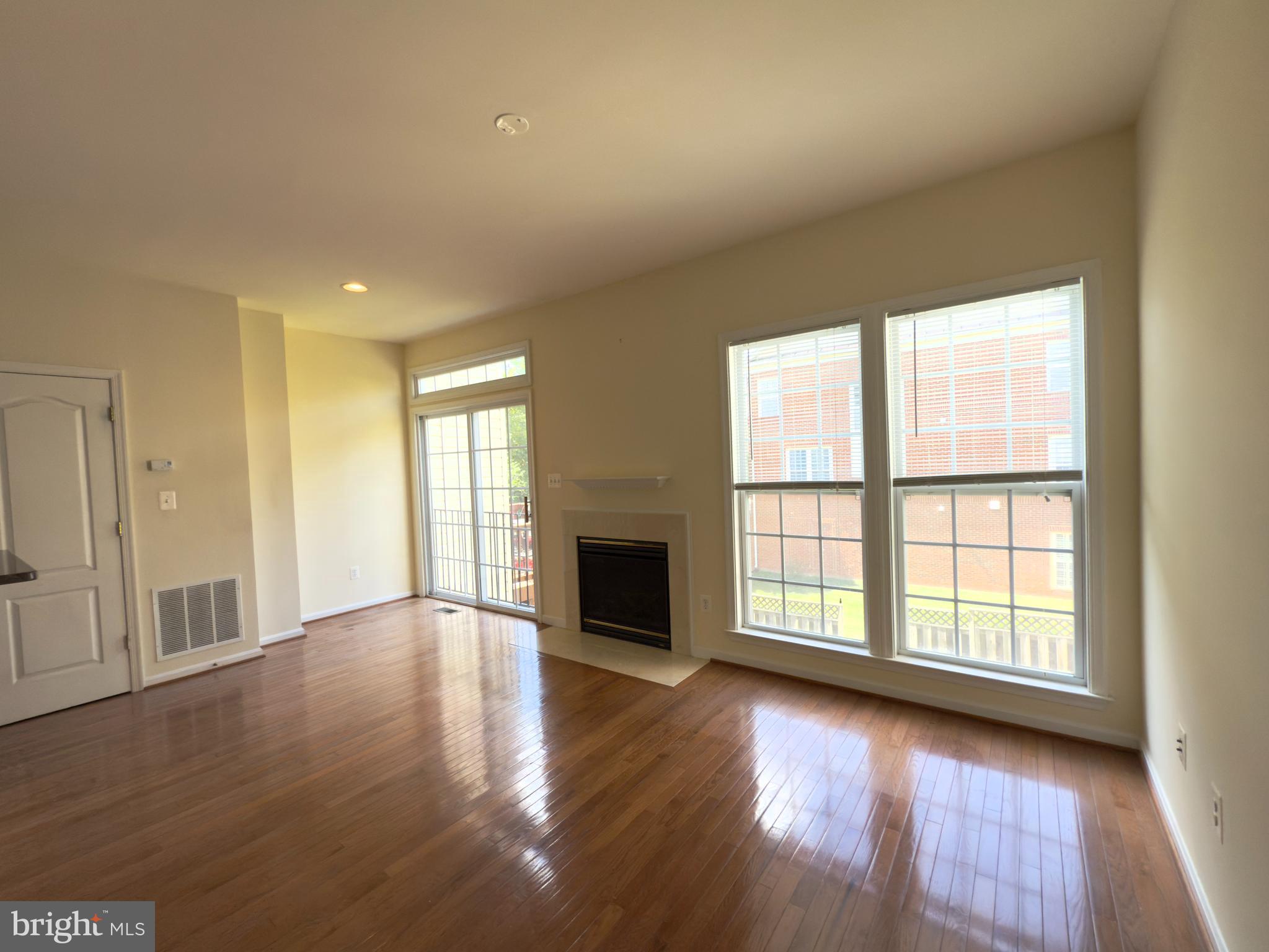 BROADLANDS SOUTH - Residential Lease