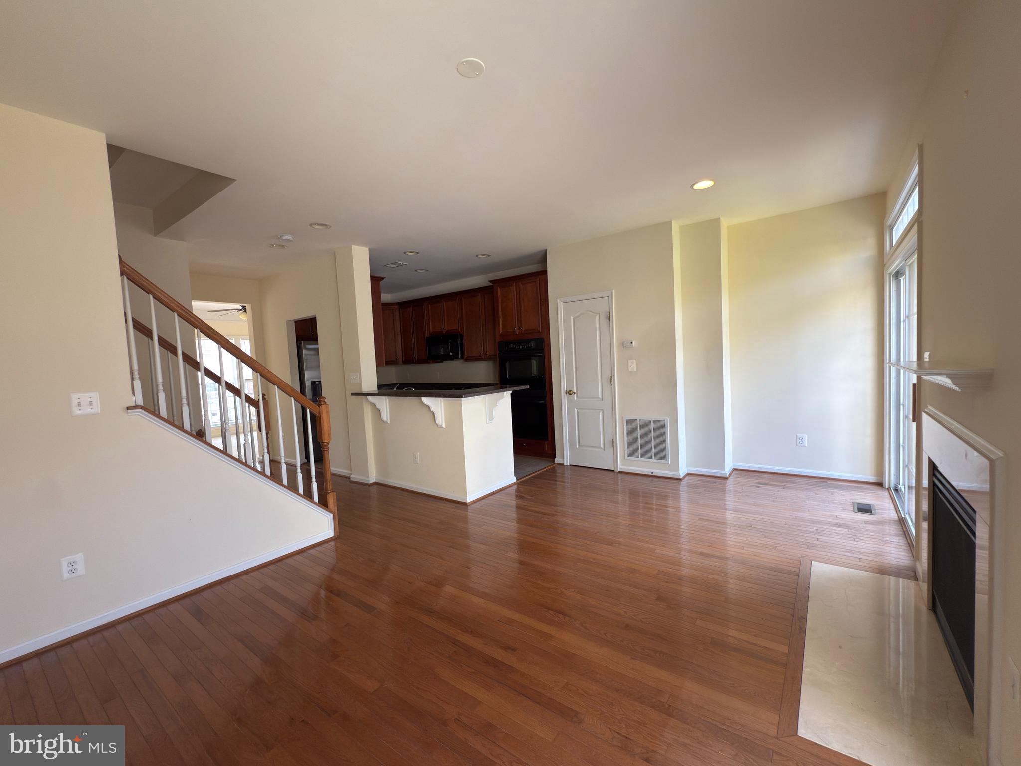 BROADLANDS SOUTH - Residential Lease