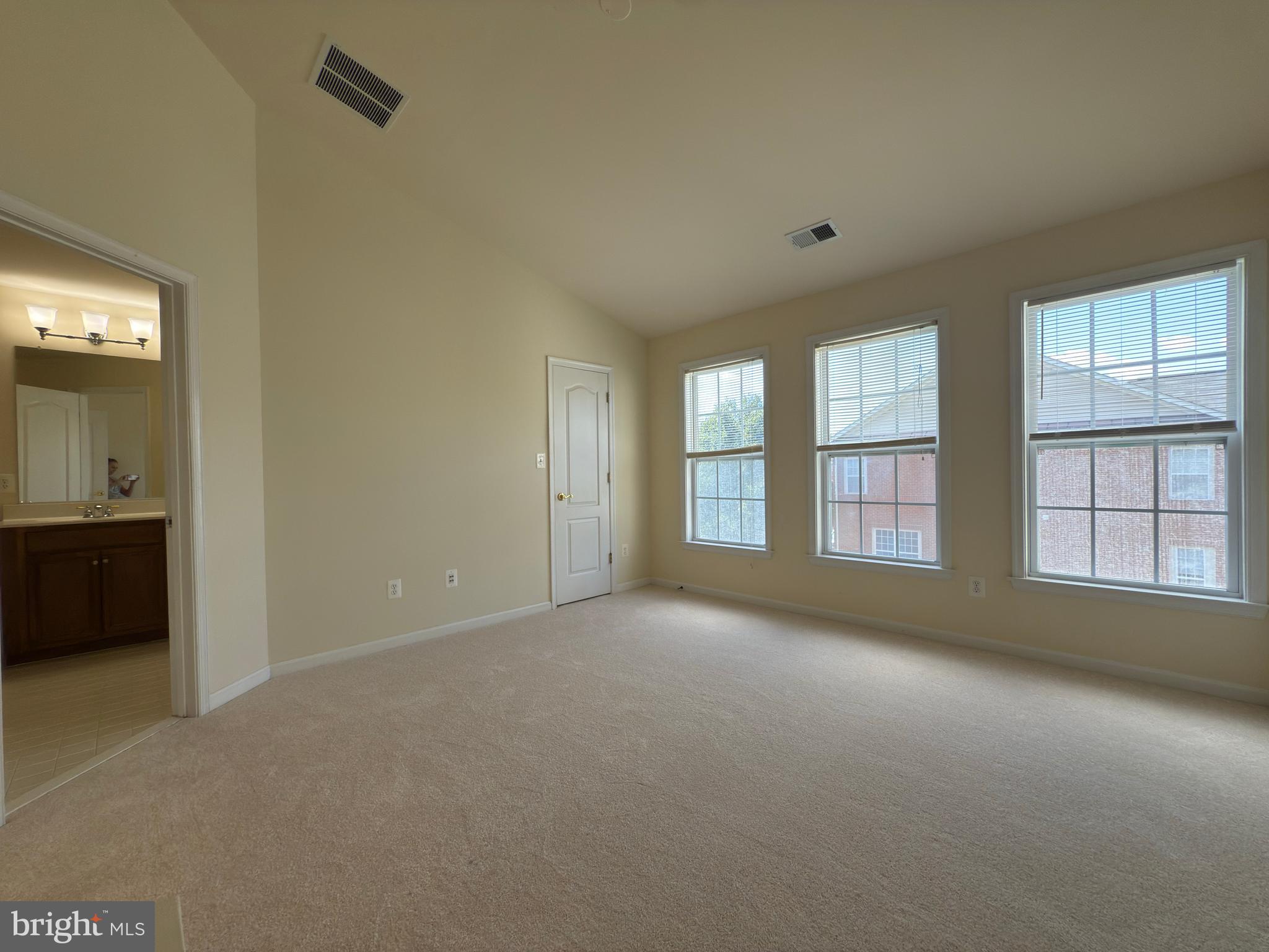 BROADLANDS SOUTH - Residential Lease