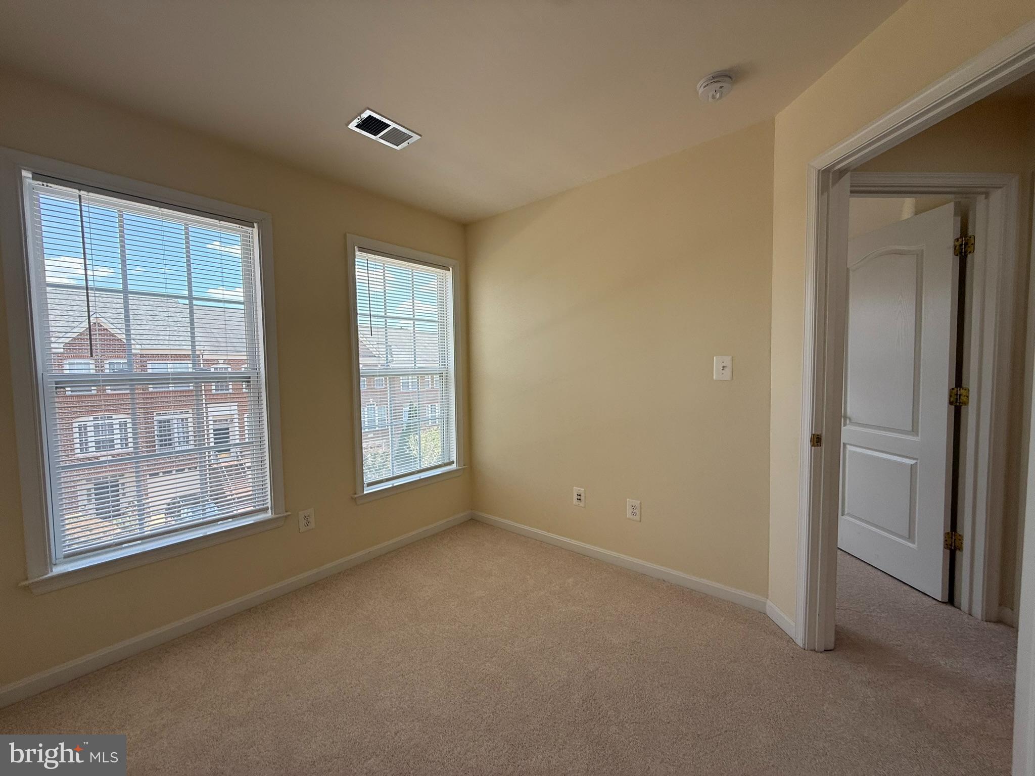 BROADLANDS SOUTH - Residential Lease