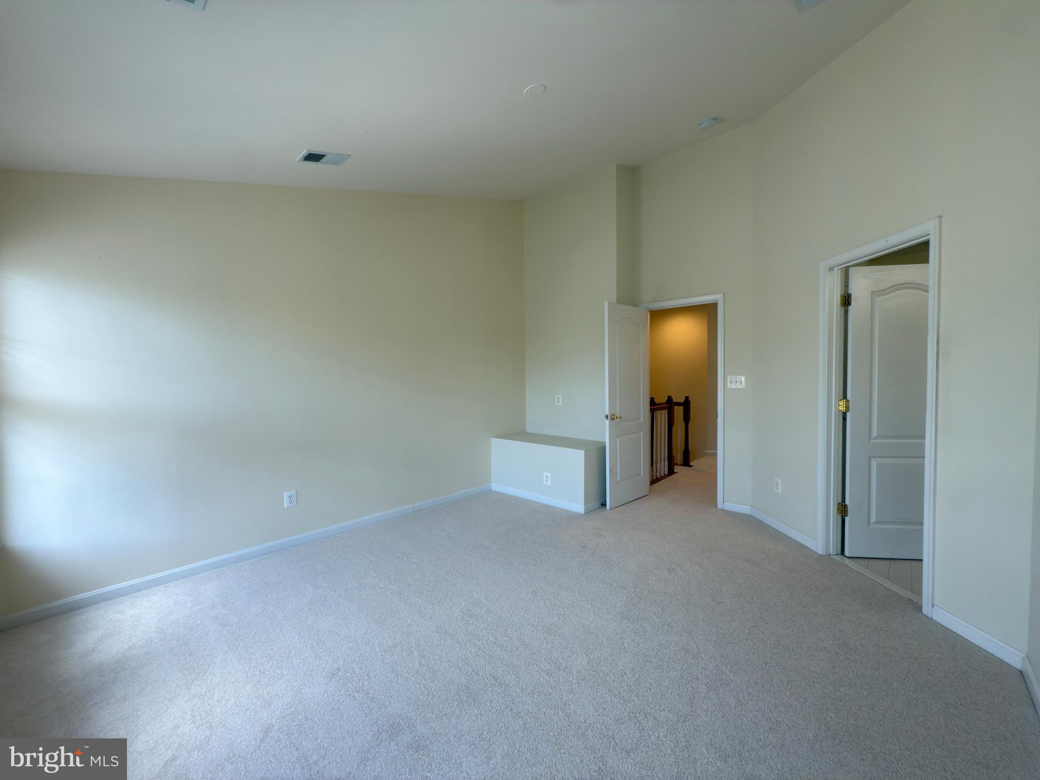 BROADLANDS SOUTH - Residential Lease