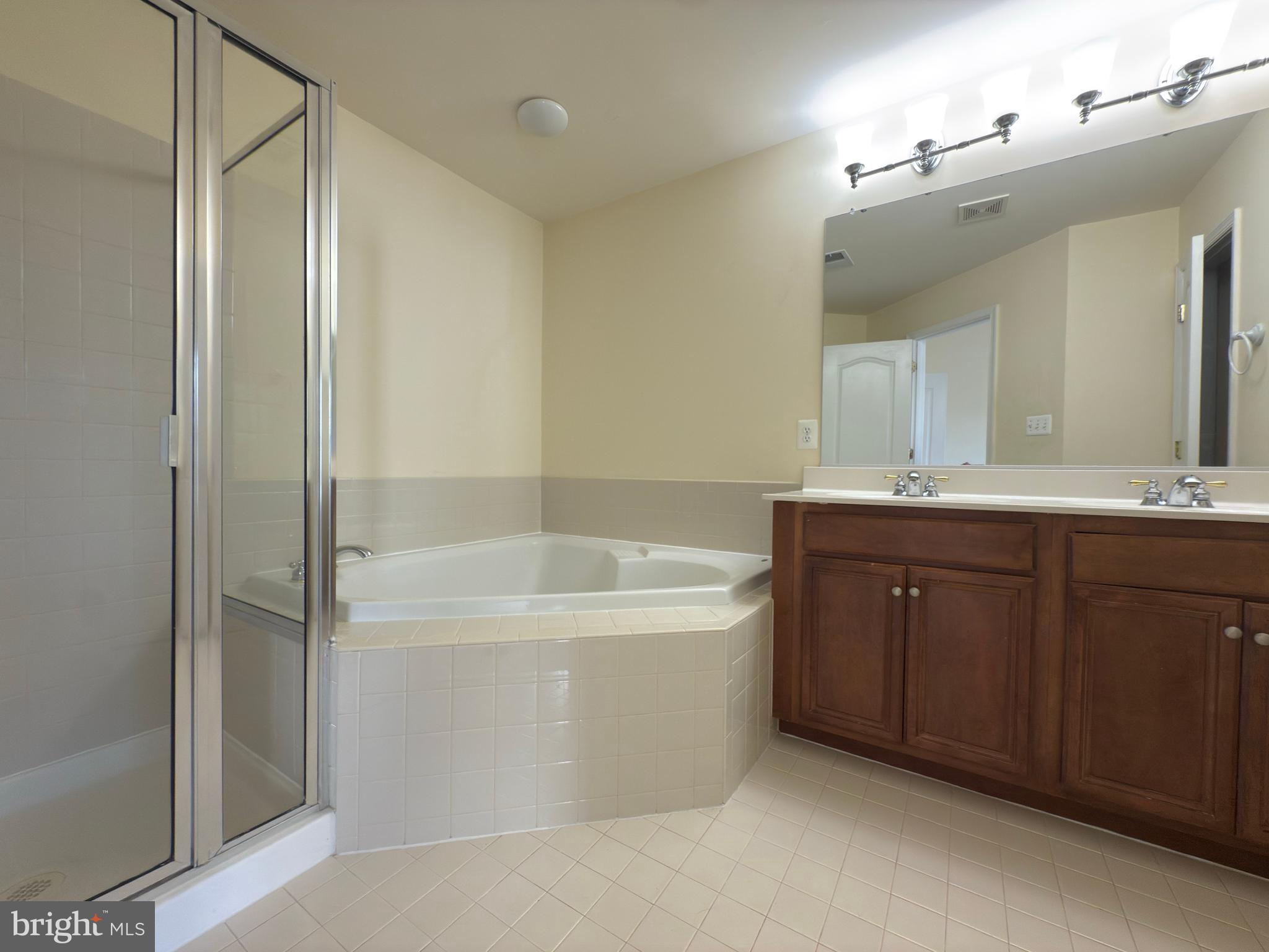 BROADLANDS SOUTH - Residential Lease