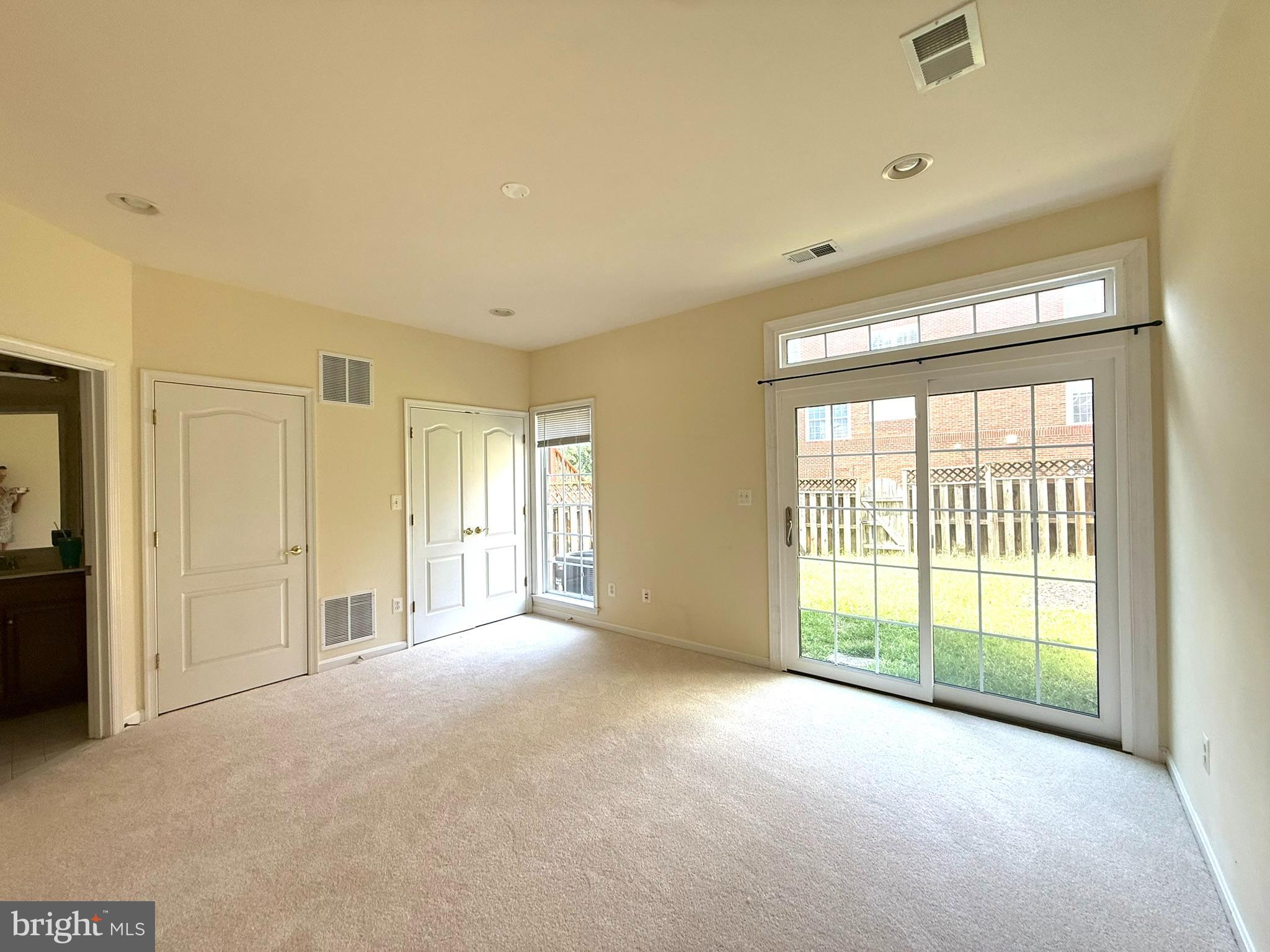 BROADLANDS SOUTH - Residential Lease