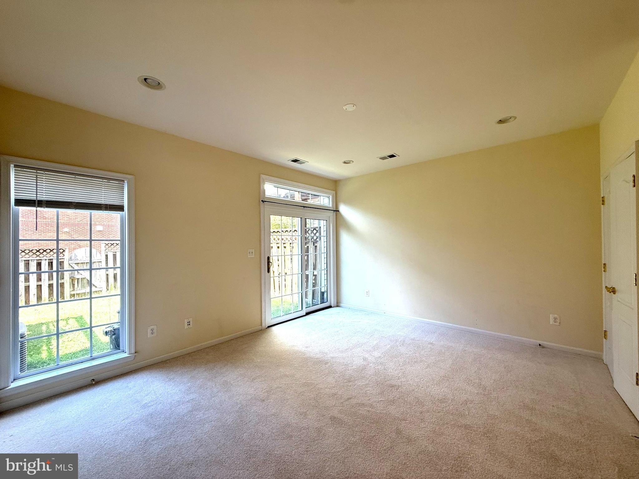 BROADLANDS SOUTH - Residential Lease