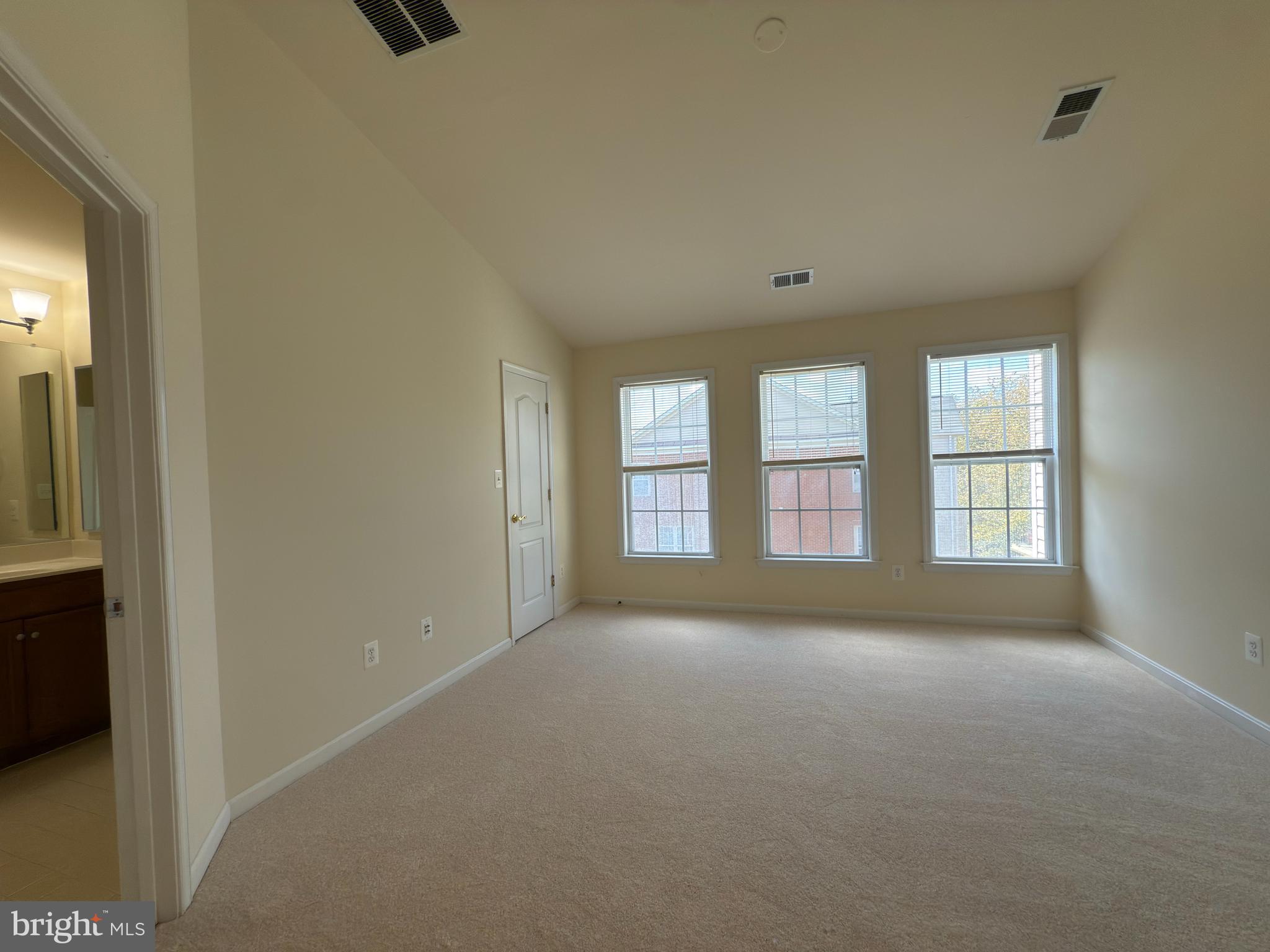 BROADLANDS SOUTH - Residential Lease