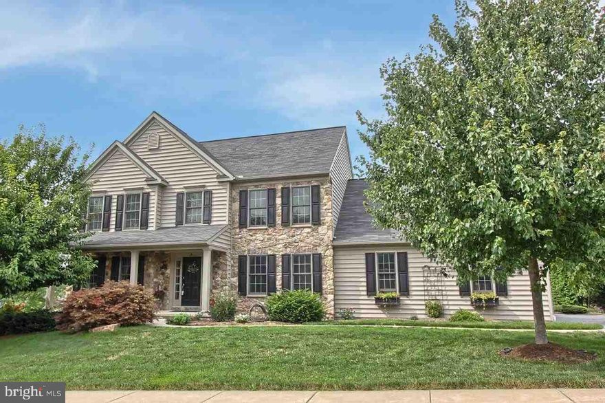 Desirable Chestnut Ridge, Enjoy the open floor & outside entertaining area,  Immaculate condition, EG Stoltzfus Built Brent Model, 4 spacious BRs, 3.5 BAs, Master w/vaulted ceiling, deluxe bath, eat in kitchen w/island, finished basement w full BA, Gas FP in LR, gleaming HW flrs, stone patio & barbeque area, decorative columns in LR, 3 car gar, 1st flr laundry