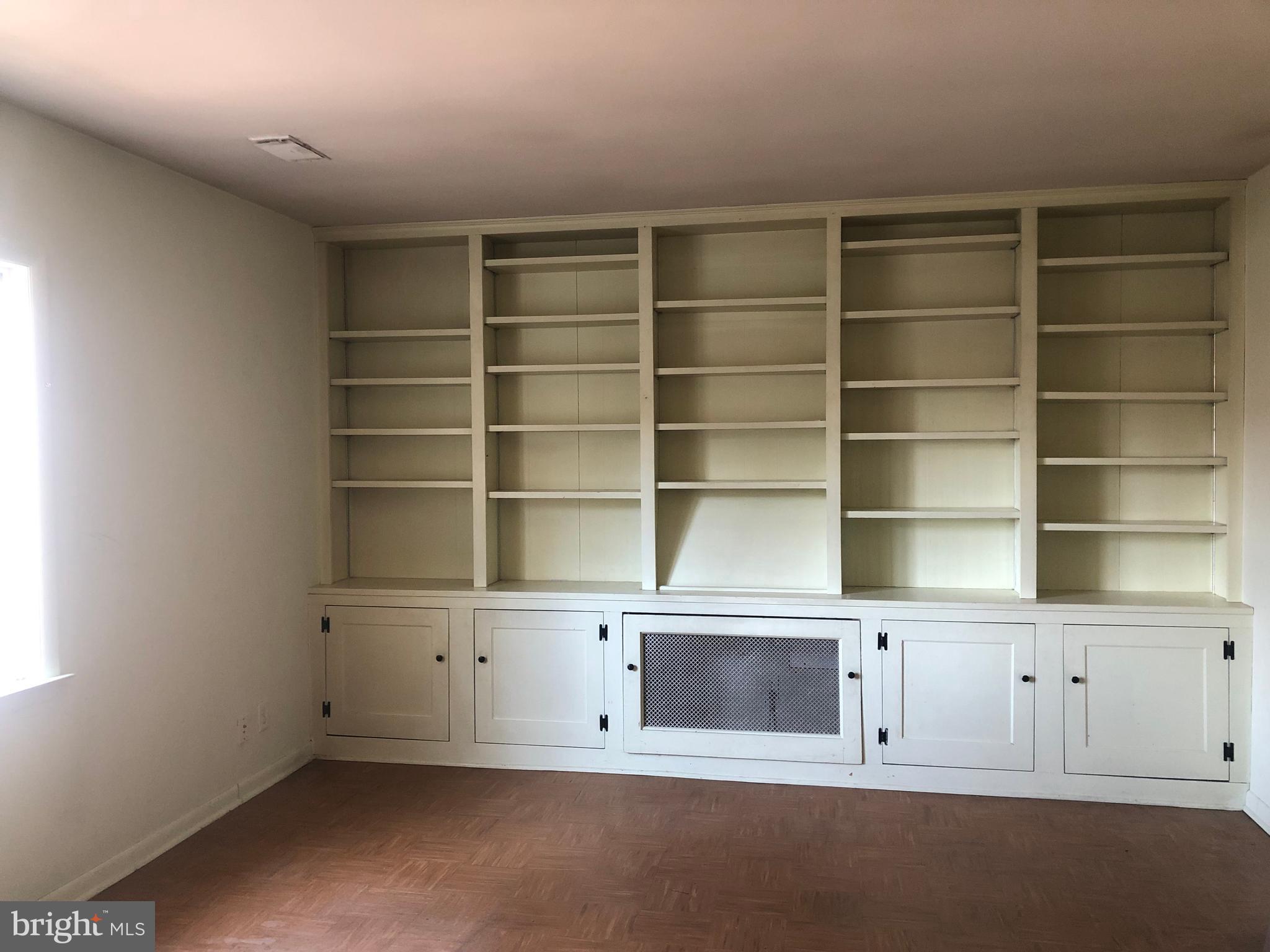 VILLAGE GREEN - Residential