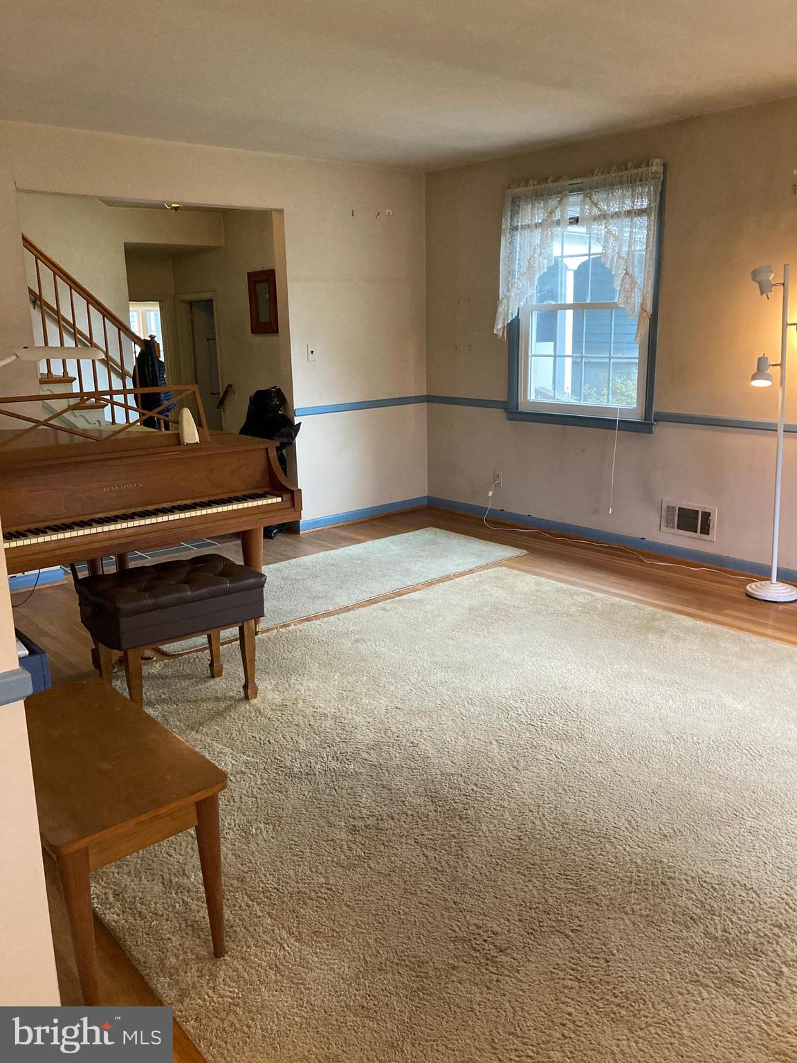 VILLAGE GREEN - Residential